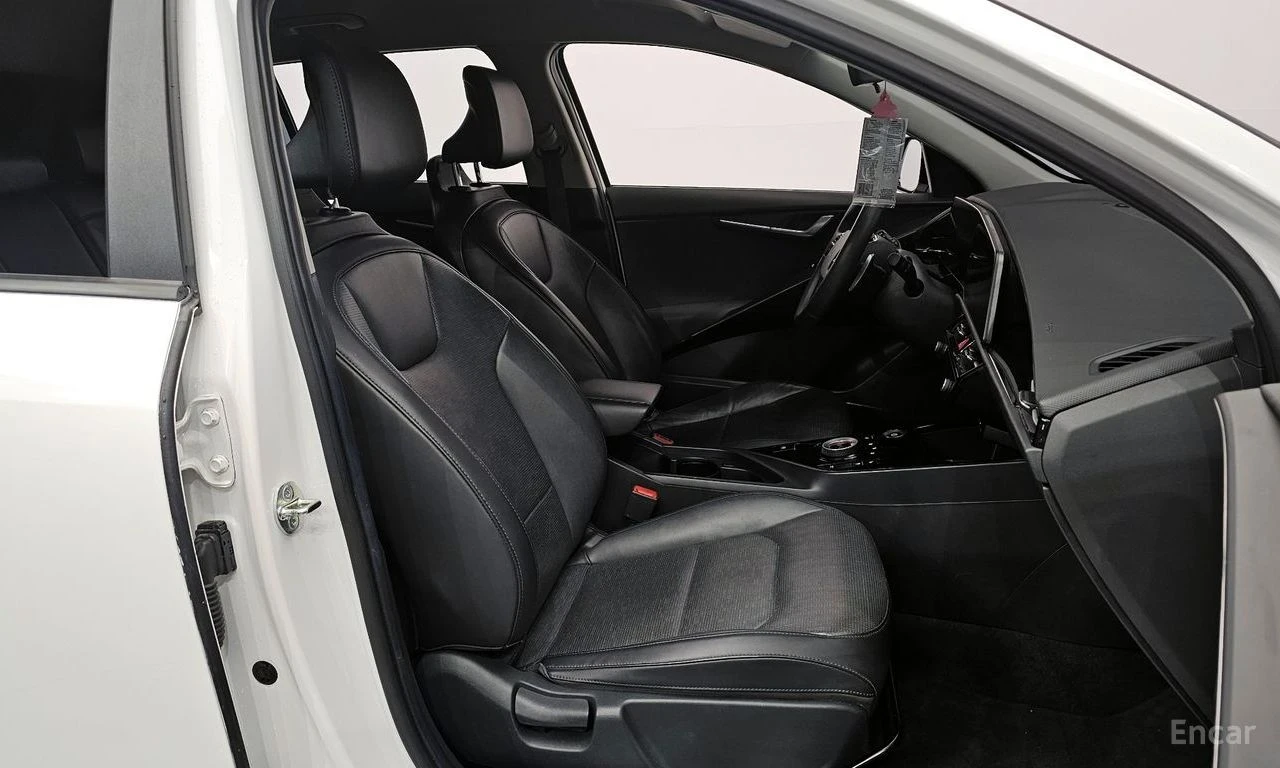 Kia Niro EV Air, снимка 10 - Автомобили и джипове - 54332621