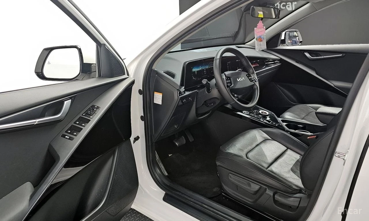 Kia Niro EV Air, снимка 8 - Автомобили и джипове - 54332621