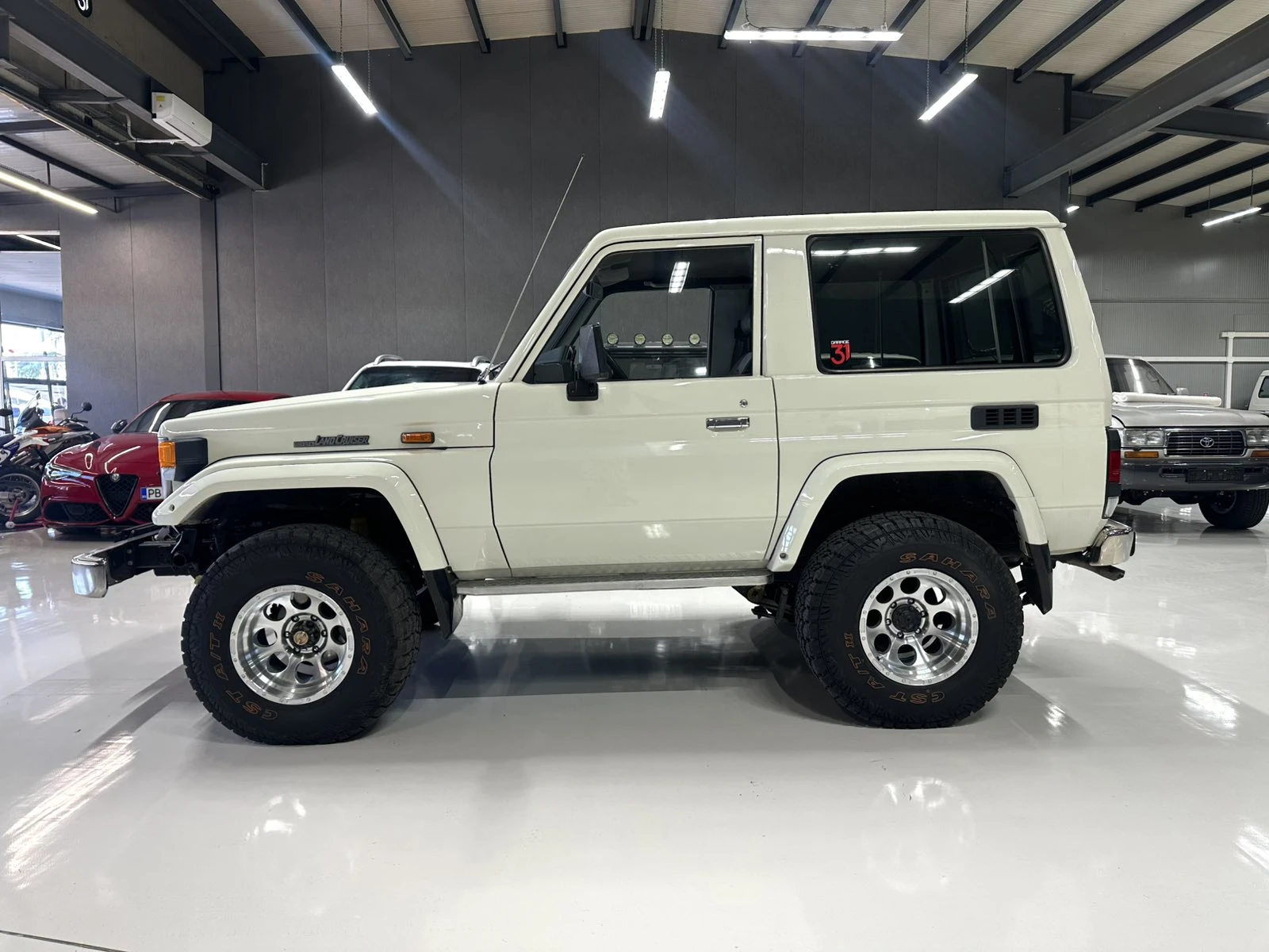 Toyota Land cruiser BJ71, снимка 4 - Автомобили и джипове - 54590033