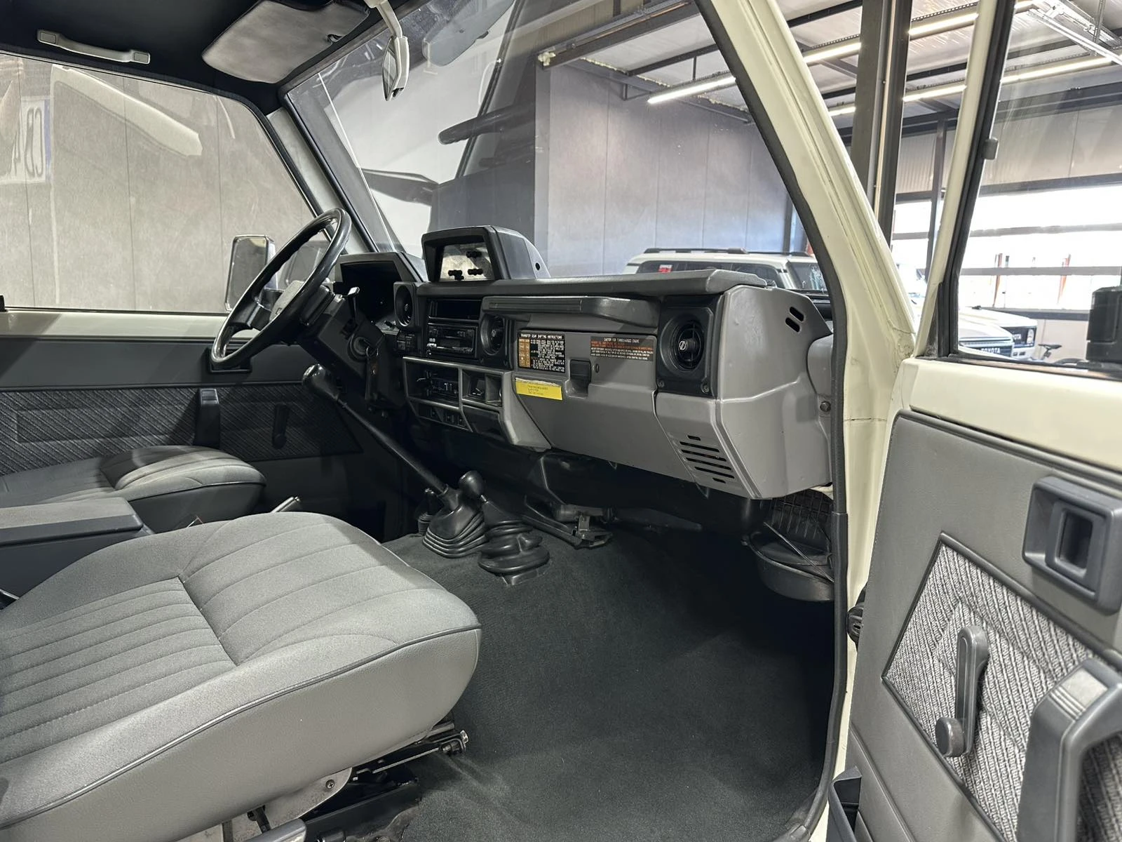 Toyota Land cruiser BJ71, снимка 14 - Автомобили и джипове - 54590033