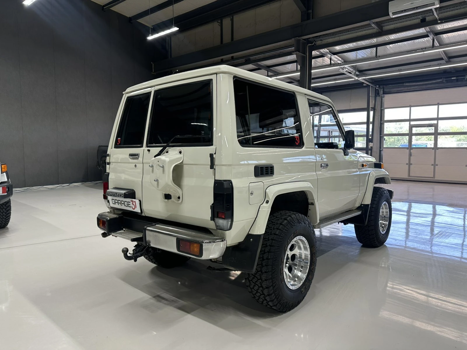 Toyota Land cruiser BJ71, снимка 8 - Автомобили и джипове - 54590033