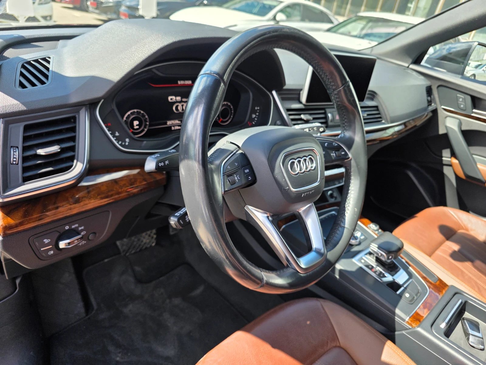 Audi Q5 2.0 T quattro , снимка 7 - Автомобили и джипове - 54775132