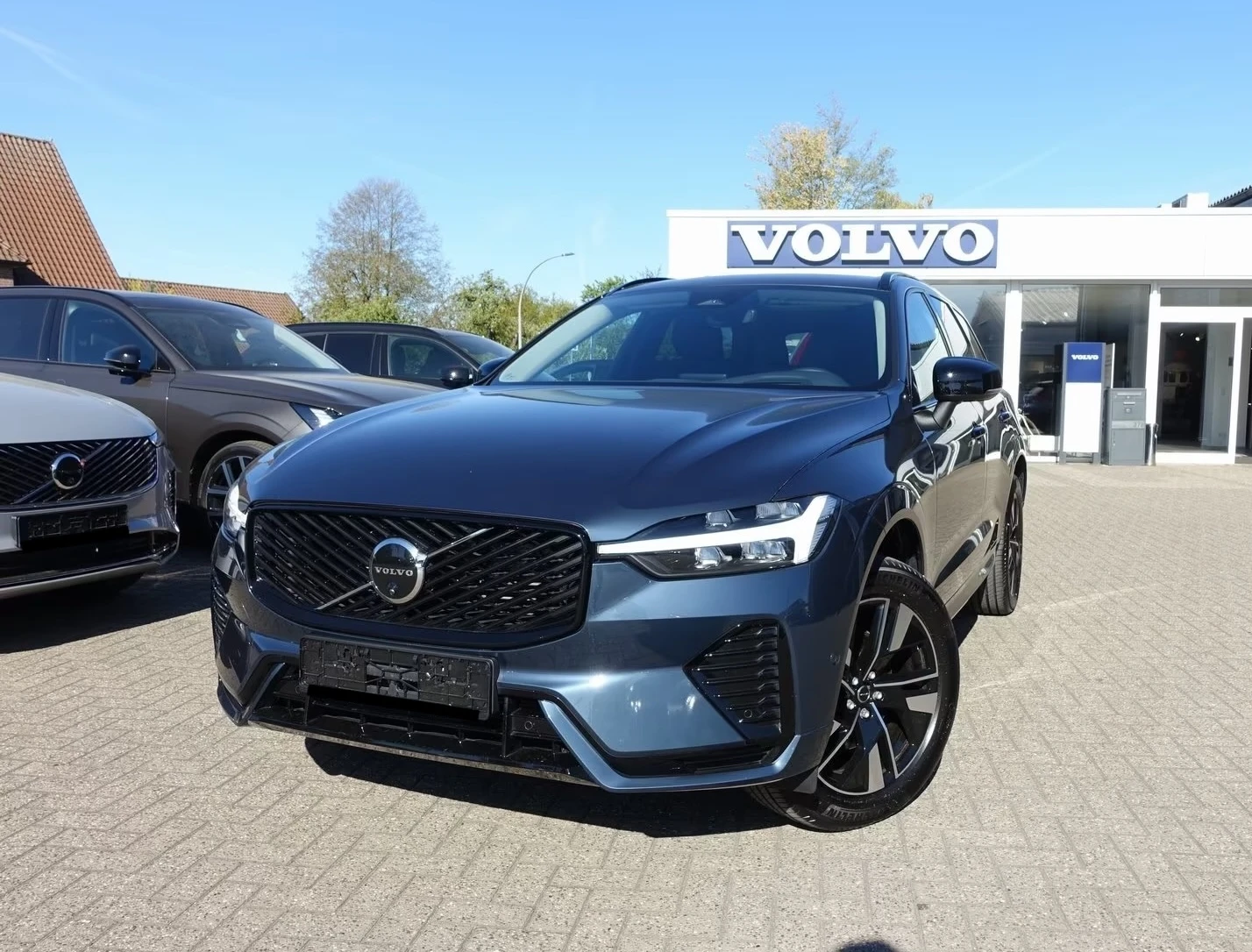 Volvo XC60 NEW 2026 B5 AWD Plus Dark