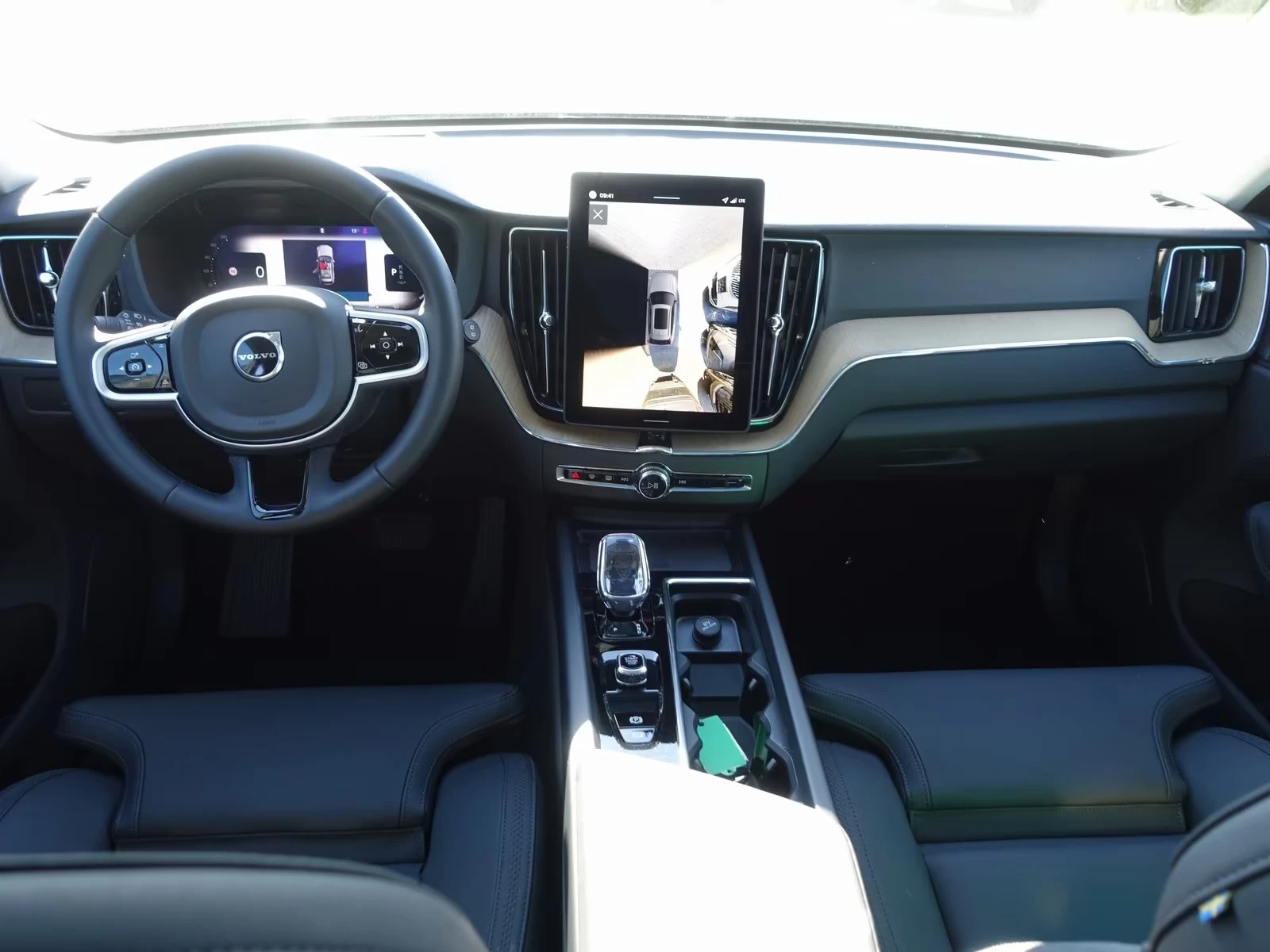 Volvo XC60 NEW 2026 B5 AWD Plus Dark, снимка 7 - Автомобили и джипове - 55569882