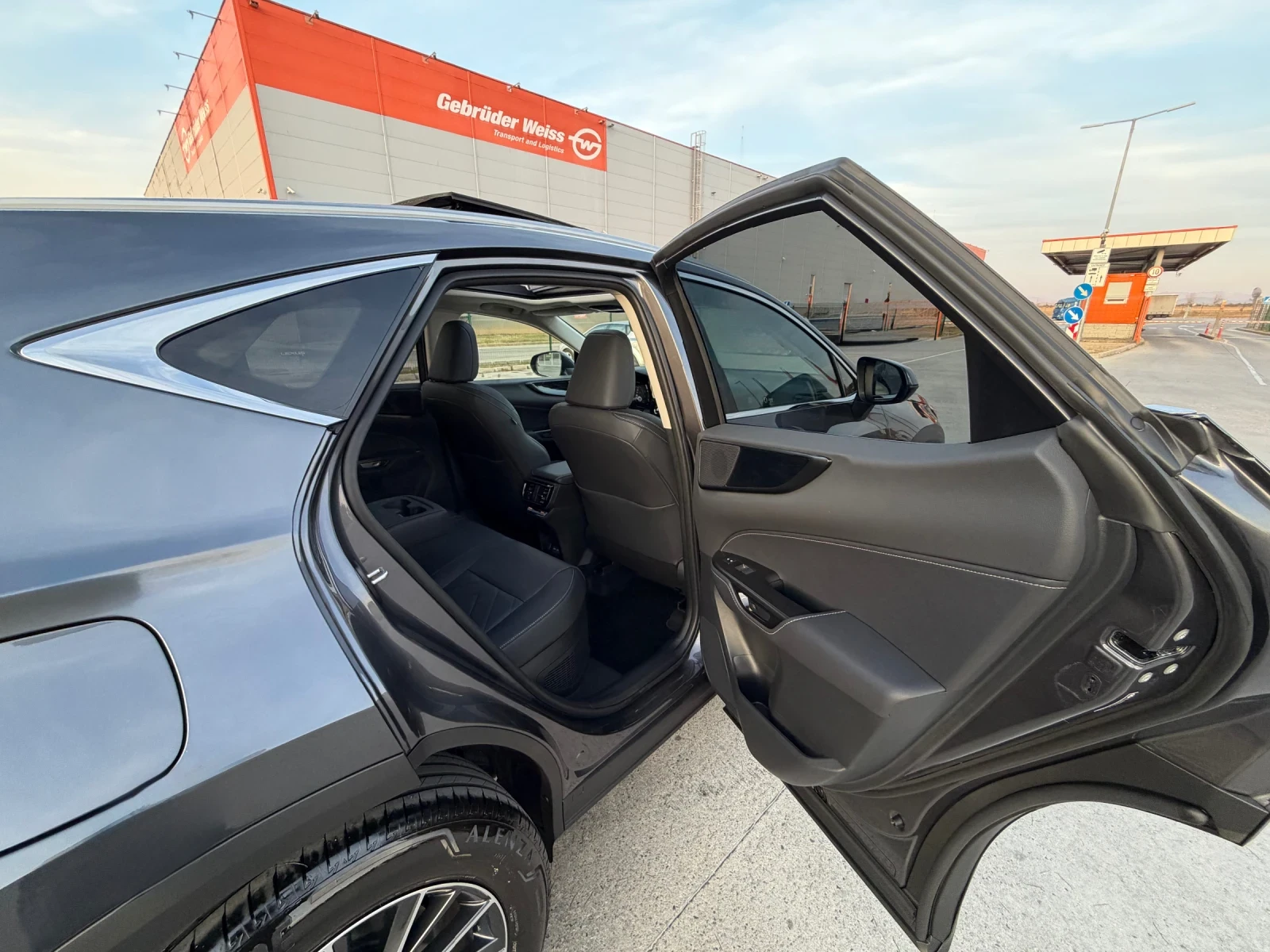 Lexus NX 450 h+ Executive E-FOUR Germany НАЛИЧЕН , снимка 14 - Автомобили и джипове - 56417868