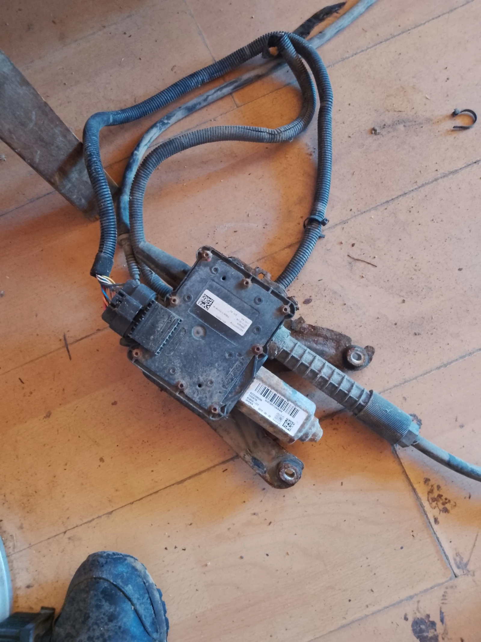 13334738     J 2011 253395288 | Mobile.bg   1