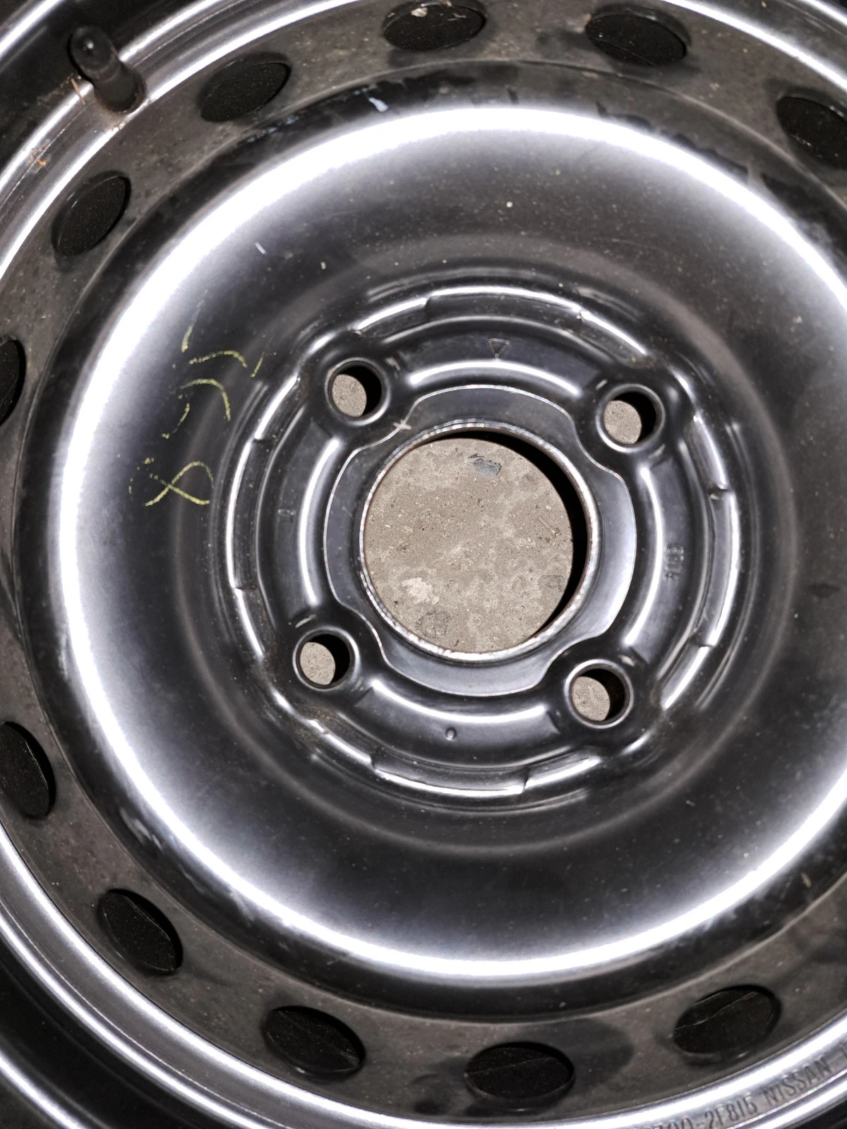    185/65R15  Nissan Almera | Mobile.bg   4