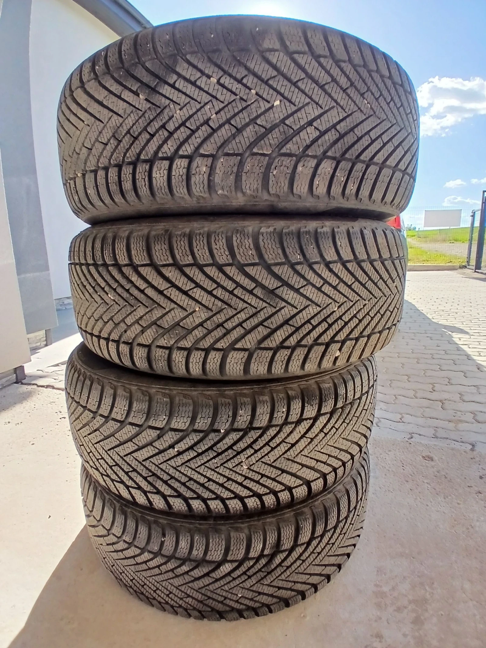 Гуми Зимни 235/55R19