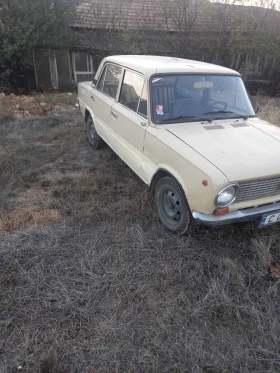 Lada 2103, снимка 2