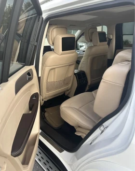 Mercedes-Benz GLS 450 AMG * * DISTRONIC * * CLEAN CARFAX * * АВТО КРЕДИТ, снимка 12
