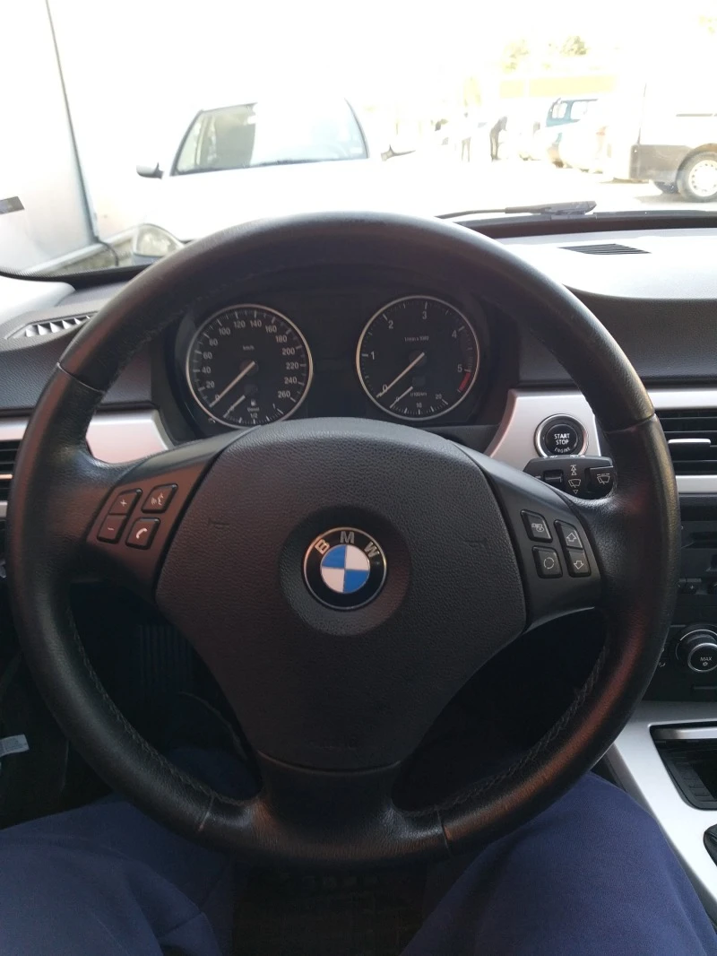 BMW 320 Xdrive, снимка 8 - Автомобили и джипове - 47470471