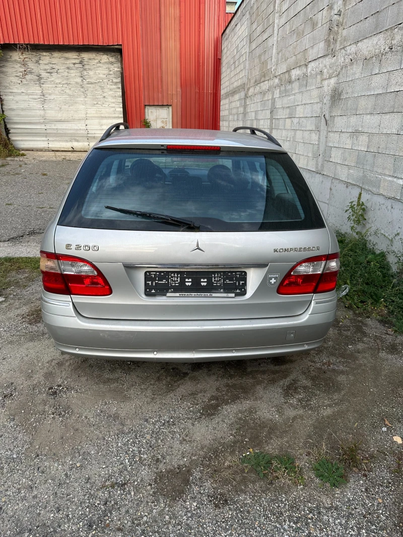 Mercedes-Benz E 200 Kompressor, снимка 3 - Автомобили и джипове - 47473918