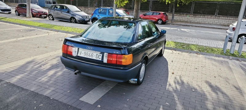 Audi 80 1.8 E, снимка 1 - Автомобили и джипове - 48465591