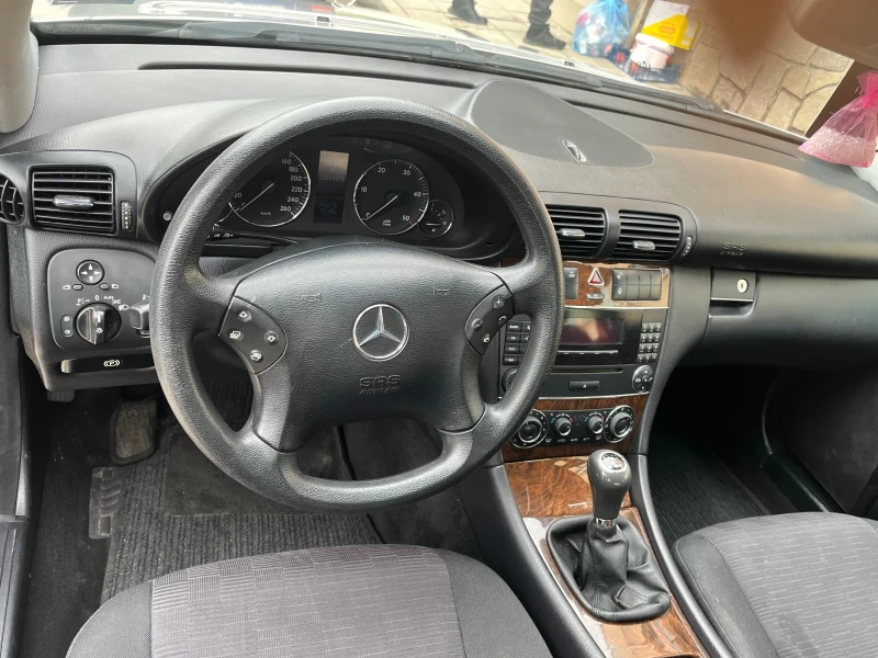 Mercedes-Benz C 200 Facelift, снимка 4 - Автомобили и джипове - 48766682