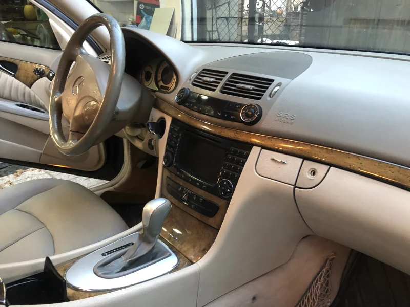 Mercedes-Benz E 280, снимка 14 - Автомобили и джипове - 49441316