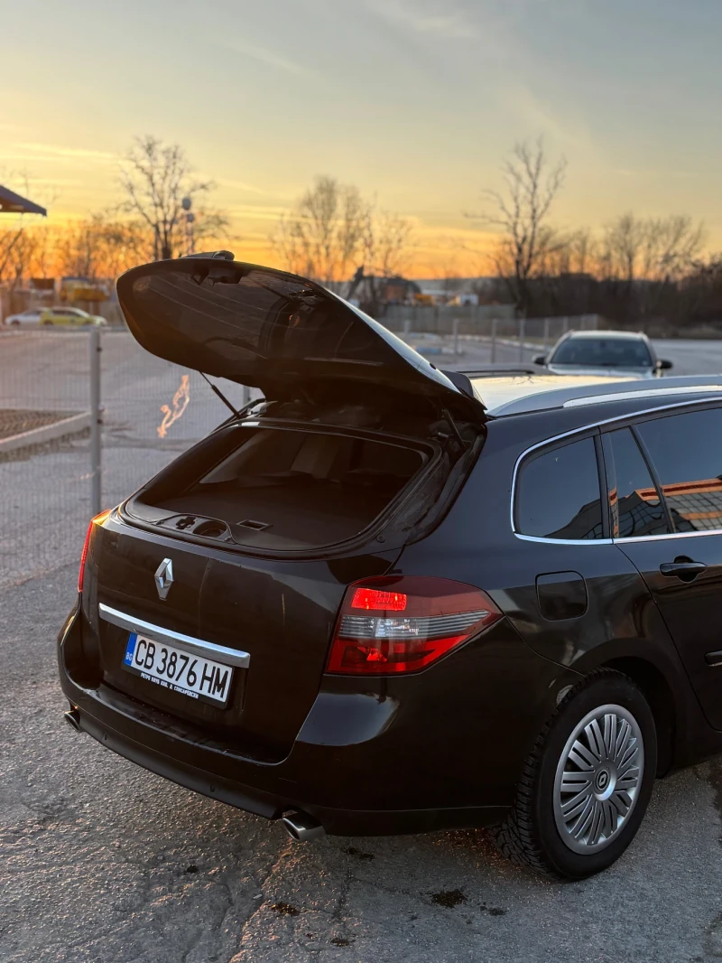 Renault Laguna 2.0 dci, снимка 12 - Автомобили и джипове - 53167714