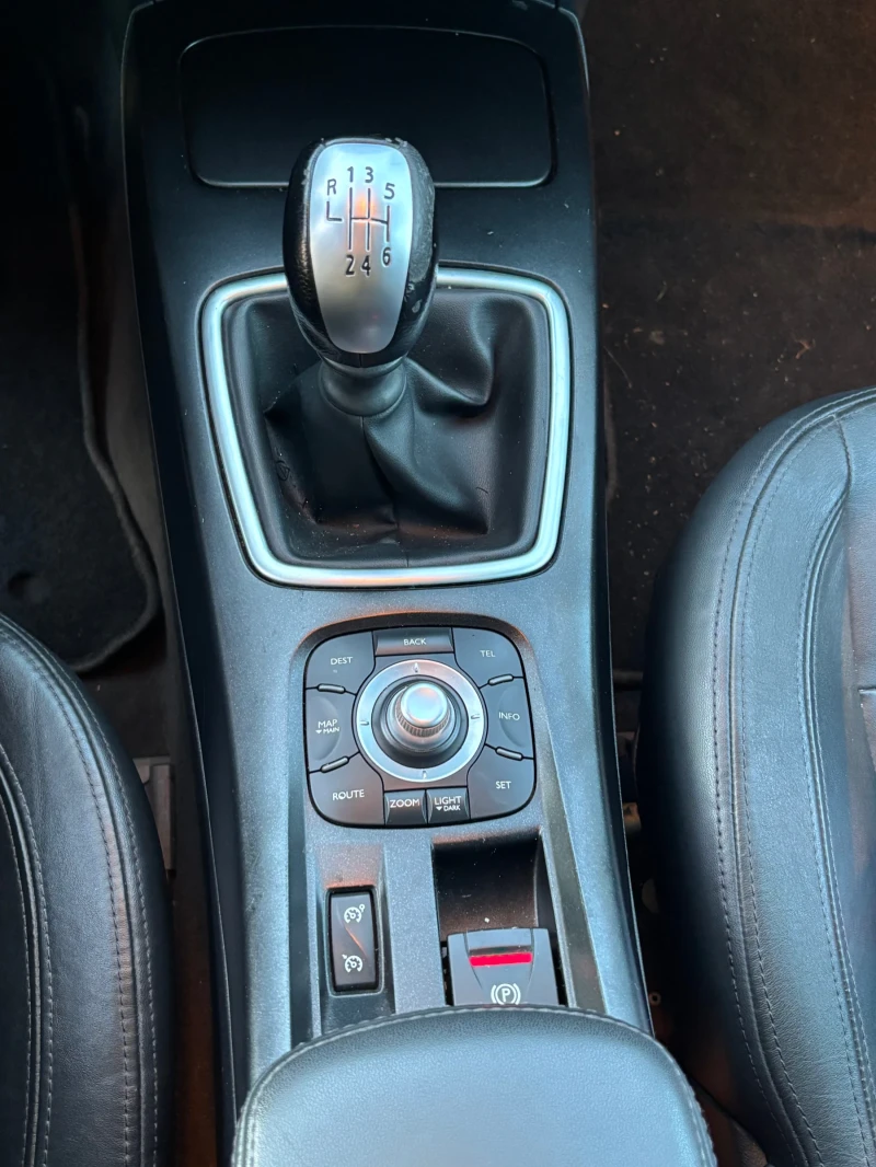 Renault Laguna 2.0 dci, снимка 7 - Автомобили и джипове - 53167714