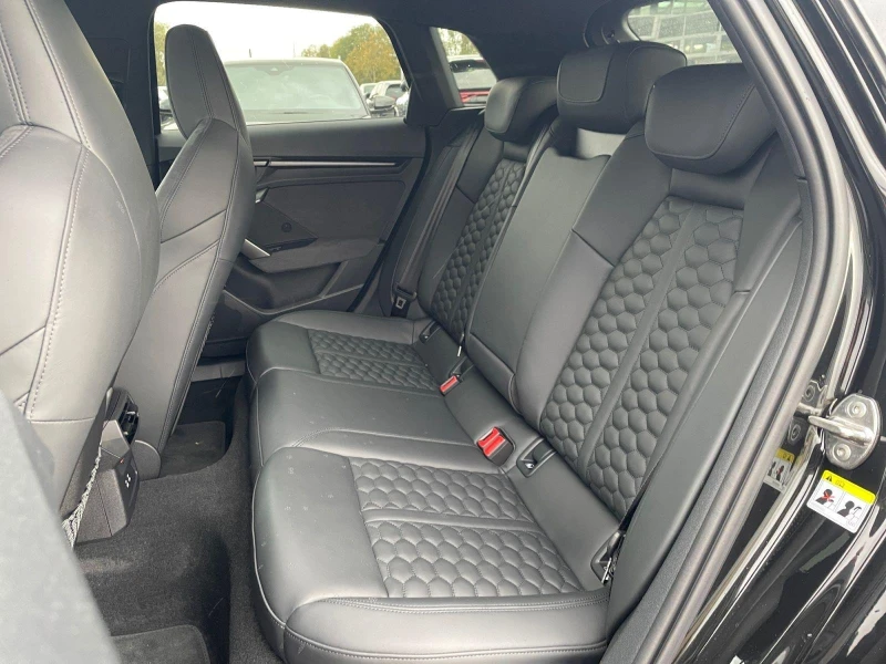 Audi Rs3 2.5 TFSI/FACELIFT/SPORTBACK/HEAD UP/PANO/SONOS/, снимка 16 - Автомобили и джипове - 53267128