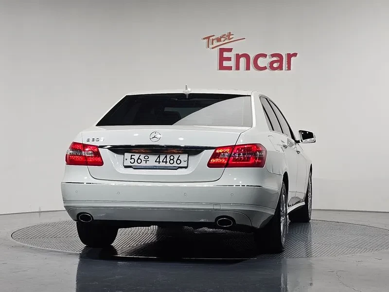 Mercedes-Benz E 300 Elegance, снимка 4 - Автомобили и джипове - 53811708