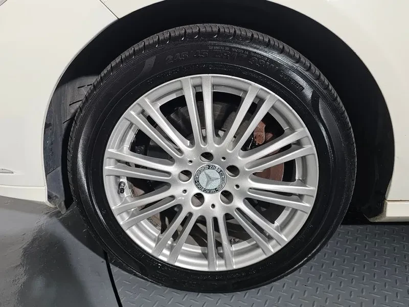 Mercedes-Benz E 300 Elegance, снимка 5 - Автомобили и джипове - 53811708