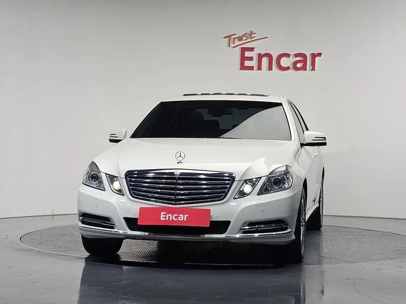 Mercedes-Benz E 300 Elegance, снимка 3 - Автомобили и джипове - 53811708