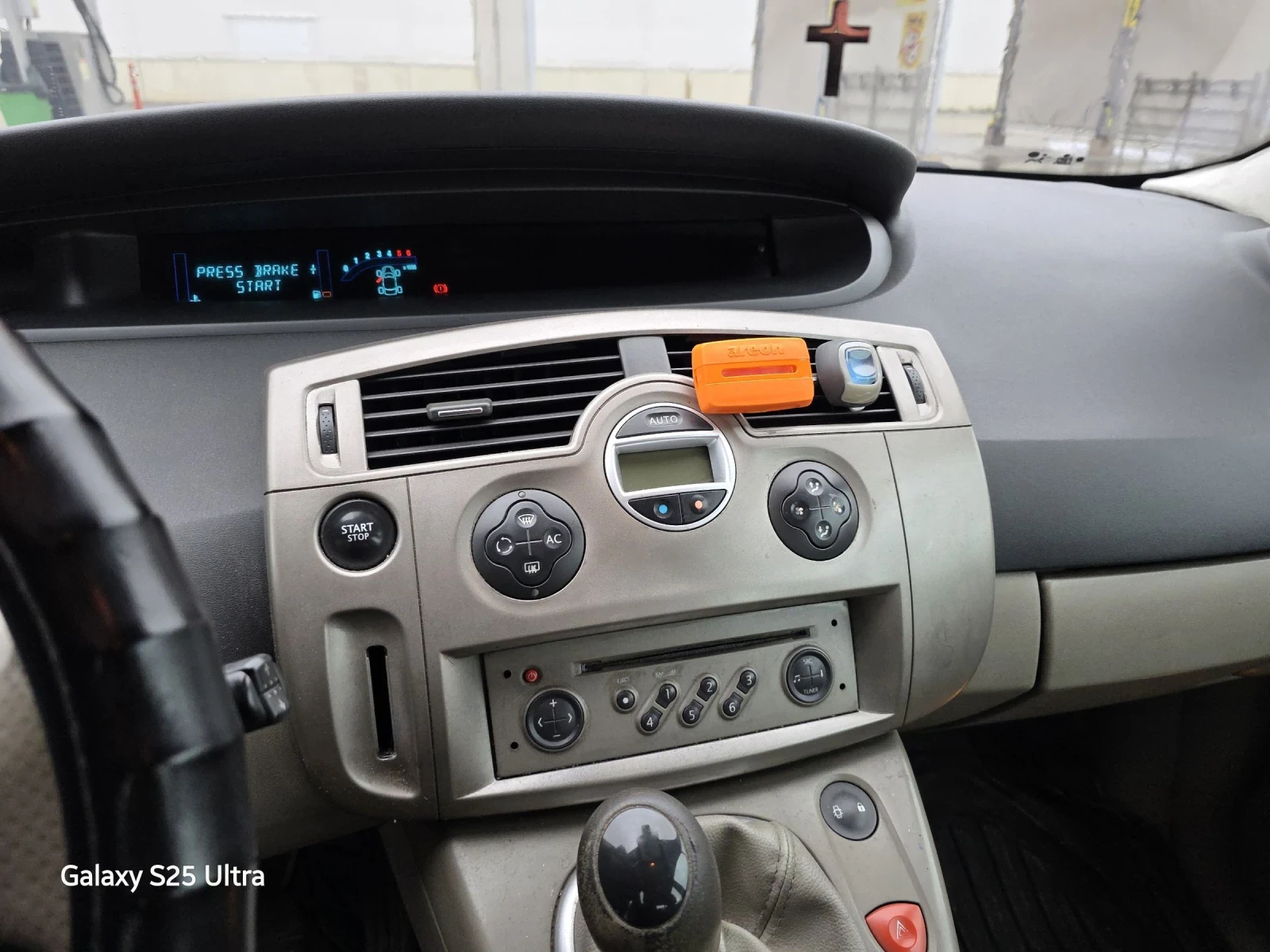 Renault Scenic 1.5 dci - изображение 9
