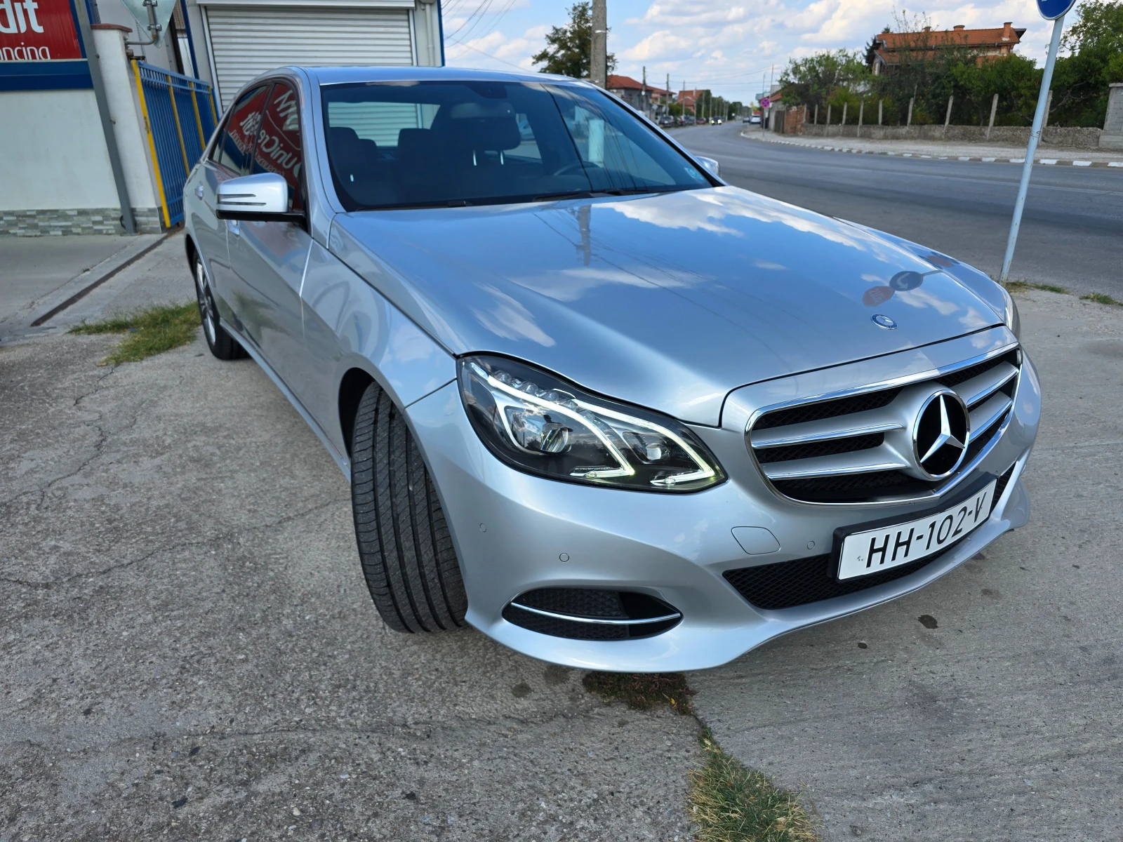 Mercedes-Benz E 220  - изображение 3