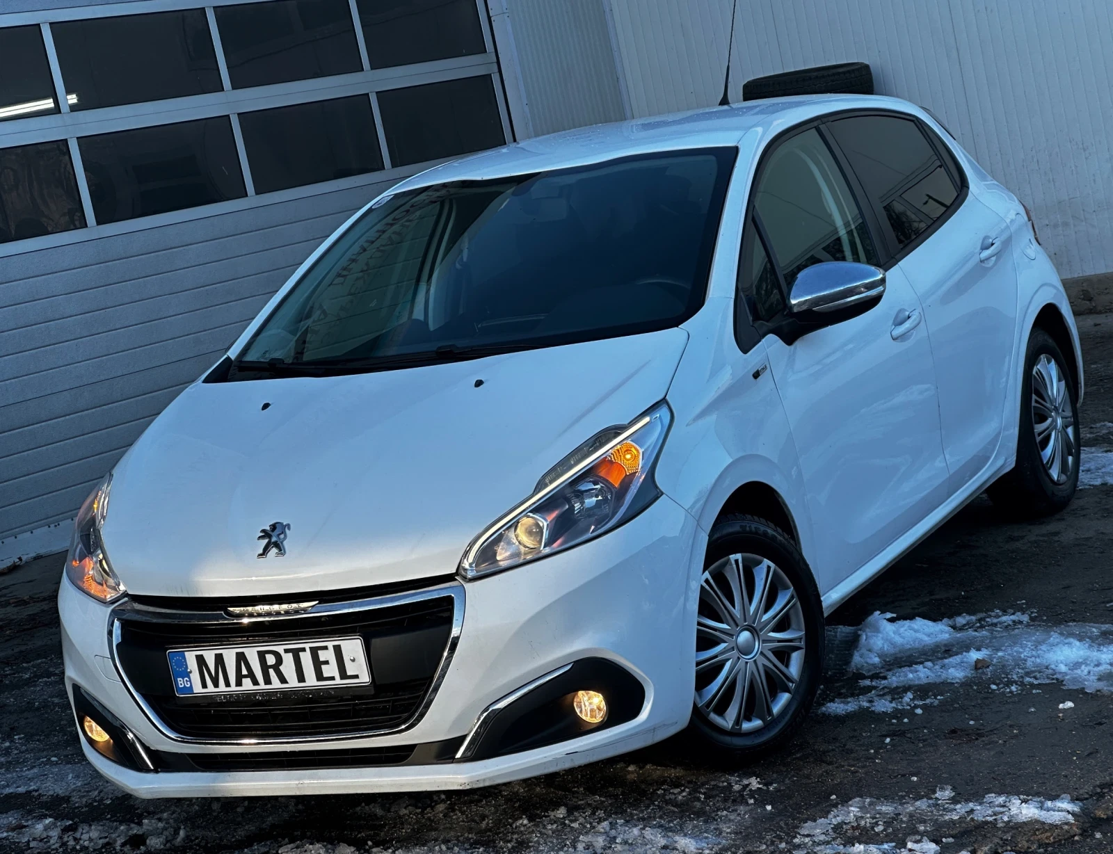 Peugeot 208 1.2i/ EURO 6 | Mobile.bg � ����������� 1