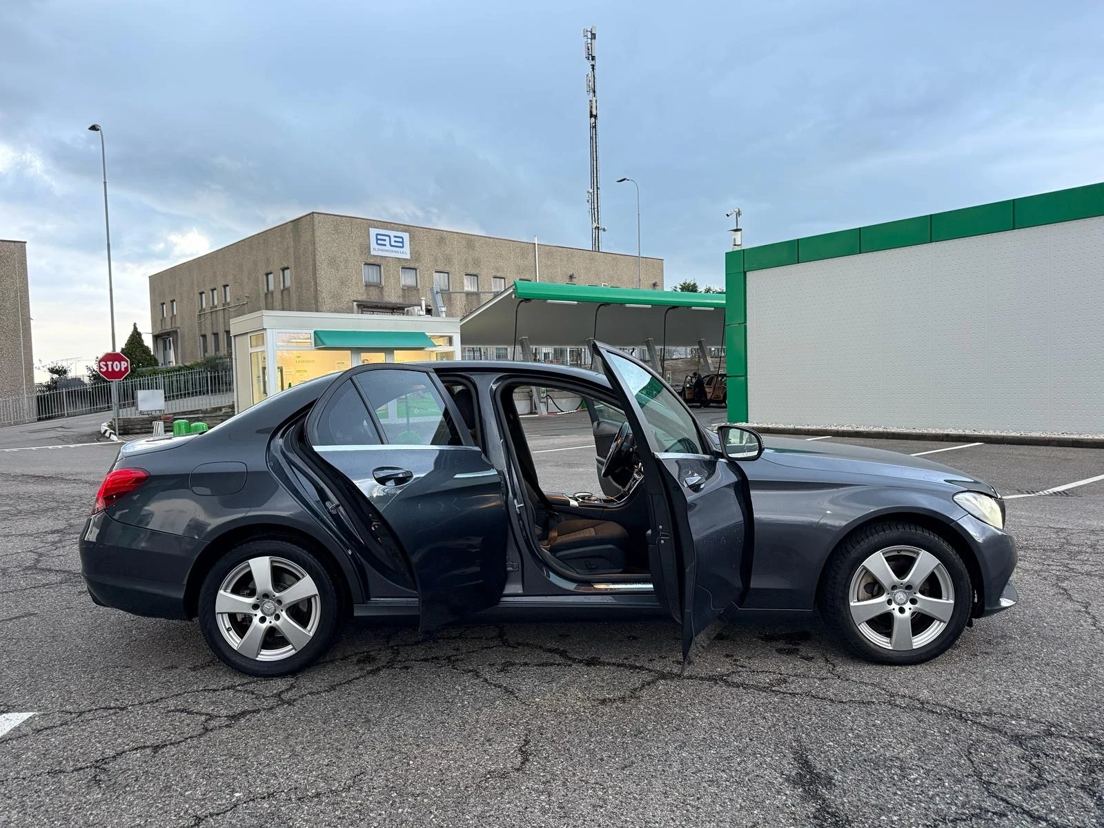 Mercedes-Benz C 180 Auto Premium Plus, снимка 7 - Автомобили и джипове - 53949051