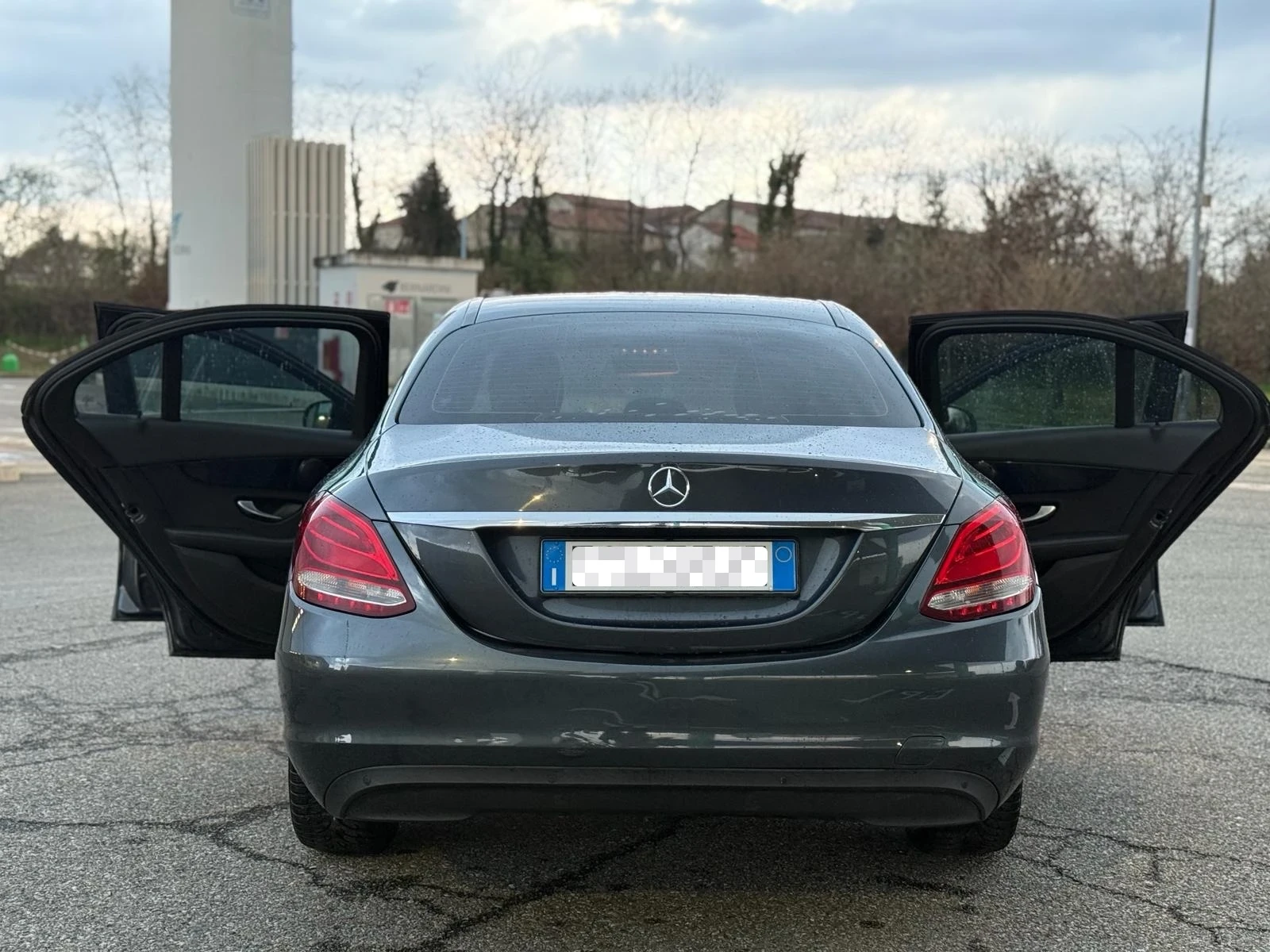 Mercedes-Benz C 180 Auto Premium Plus, снимка 4 - Автомобили и джипове - 53949051
