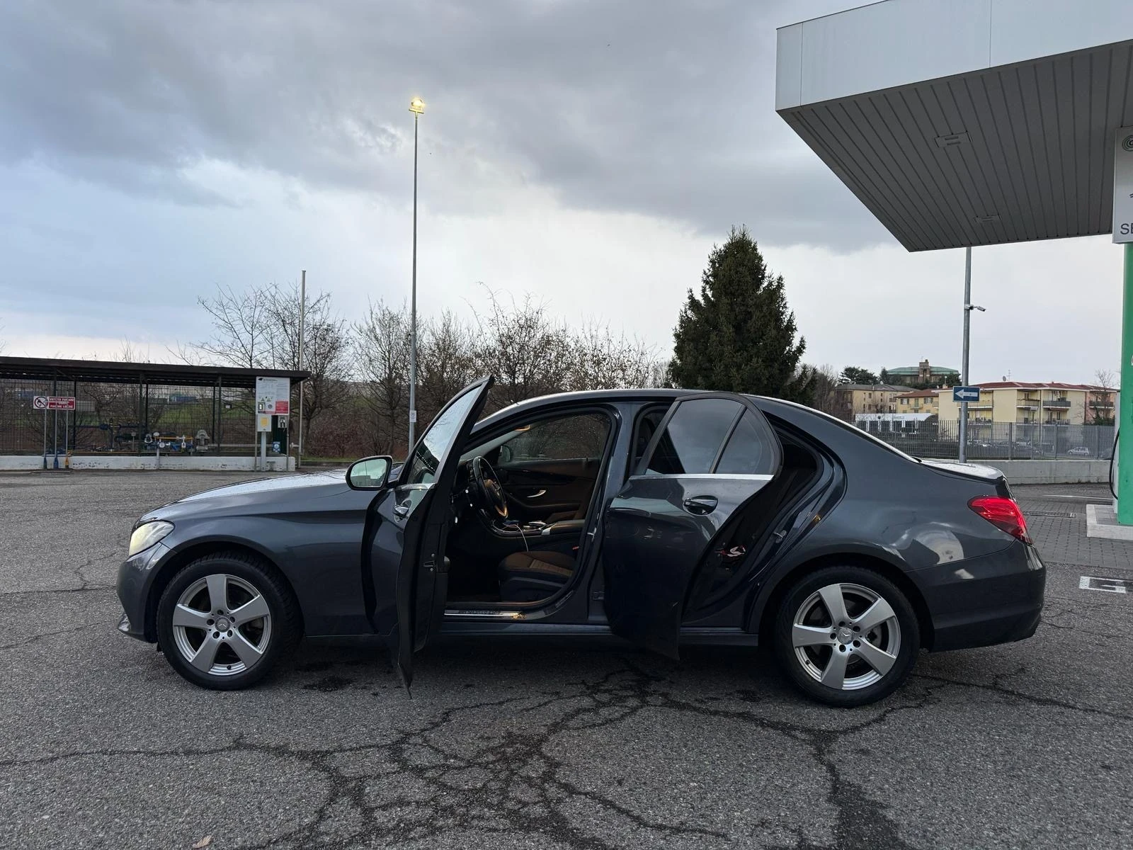 Mercedes-Benz C 180 Auto Premium Plus, снимка 8 - Автомобили и джипове - 53949051