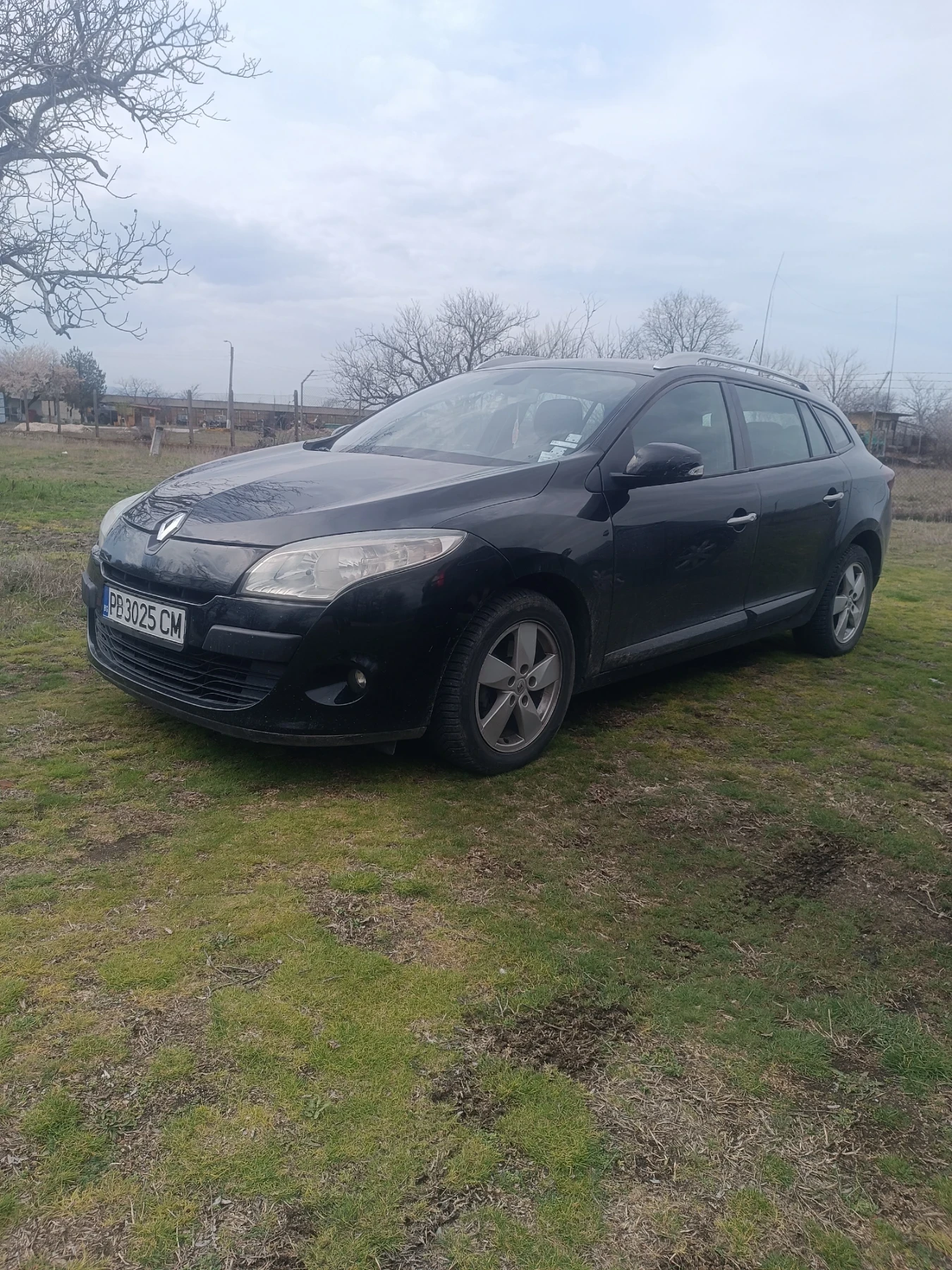 Renault Megane Grand tour , снимка 3 - Автомобили и джипове - 53999275