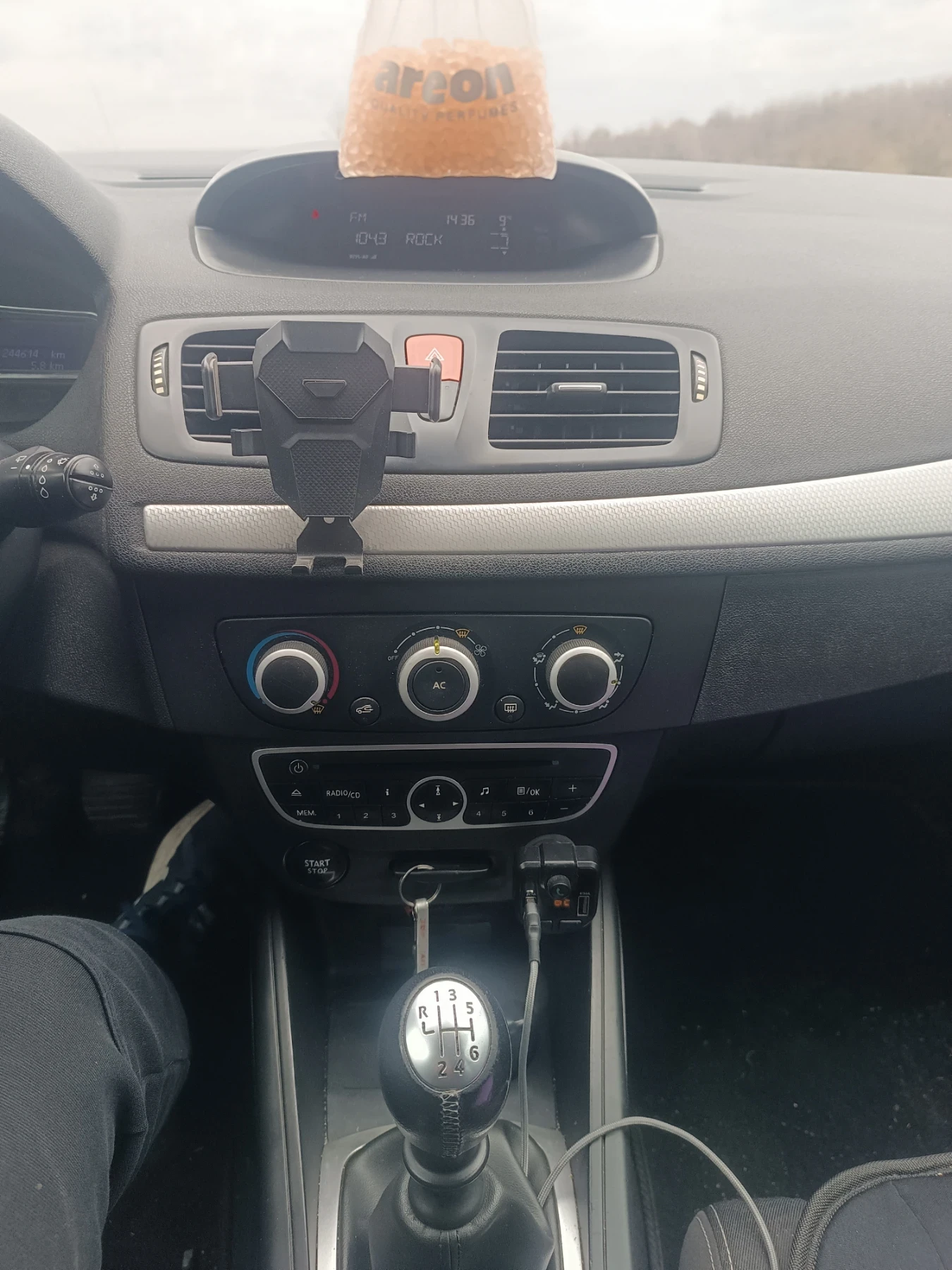 Renault Megane Grand tour , снимка 6 - Автомобили и джипове - 53999275