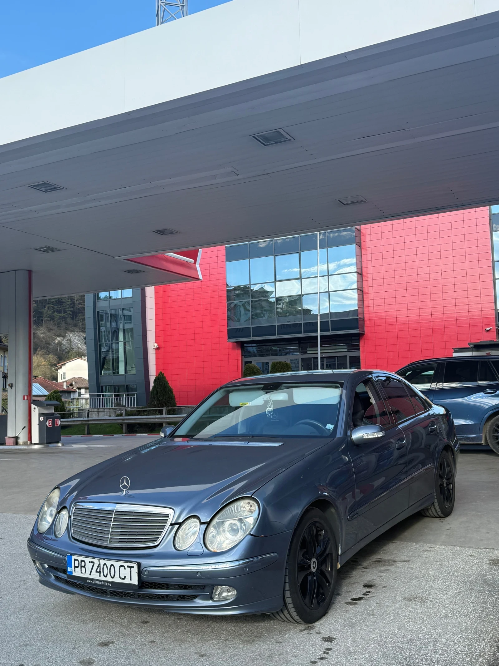 Mercedes-Benz E 320 LPG, снимка 2 - Автомобили и джипове - 54444134