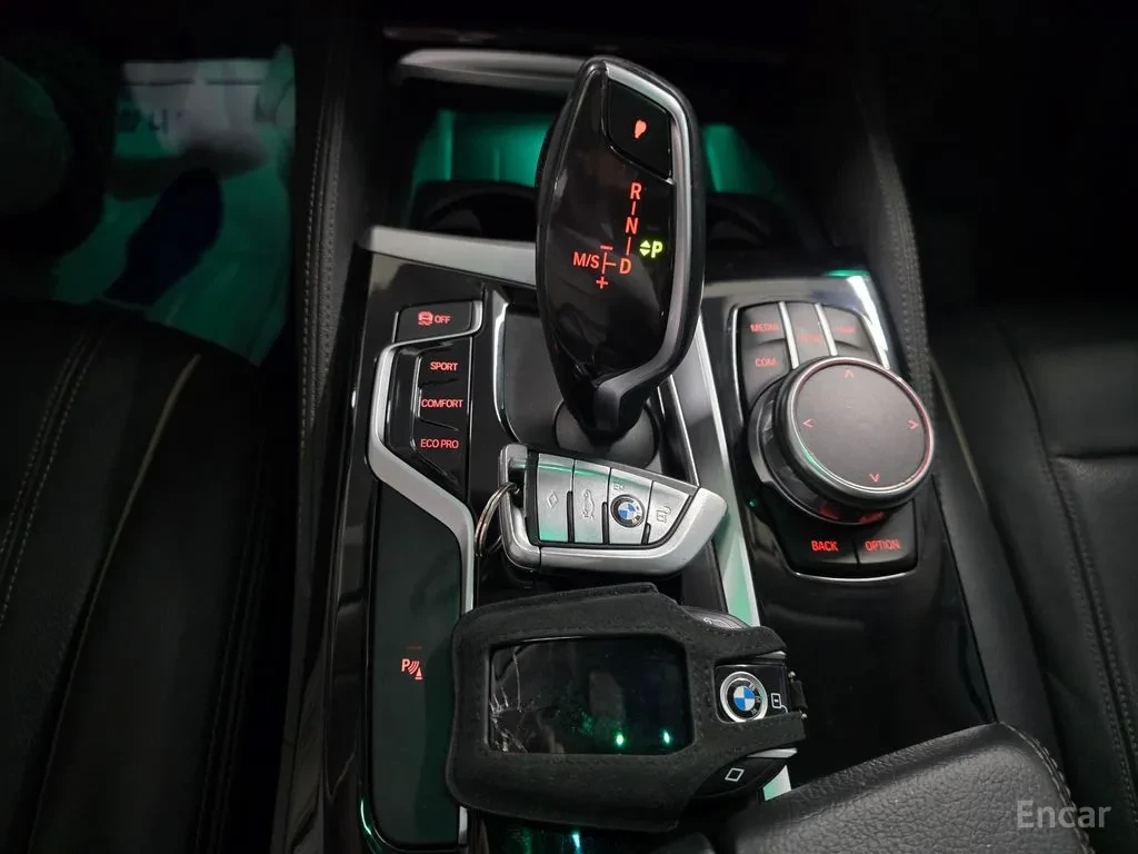 BMW 520 Luxury, снимка 8 - Автомобили и джипове - 54564141