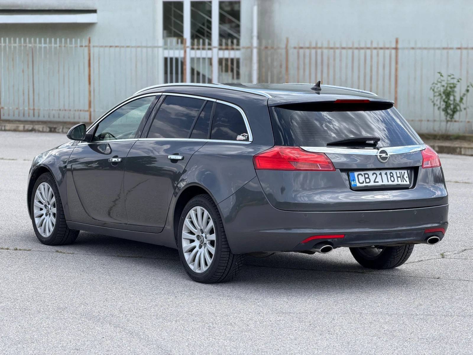 Opel Insignia 2.8= TURBO= 4x4= Обслужена, снимка 4 - Автомобили и джипове - 54836461