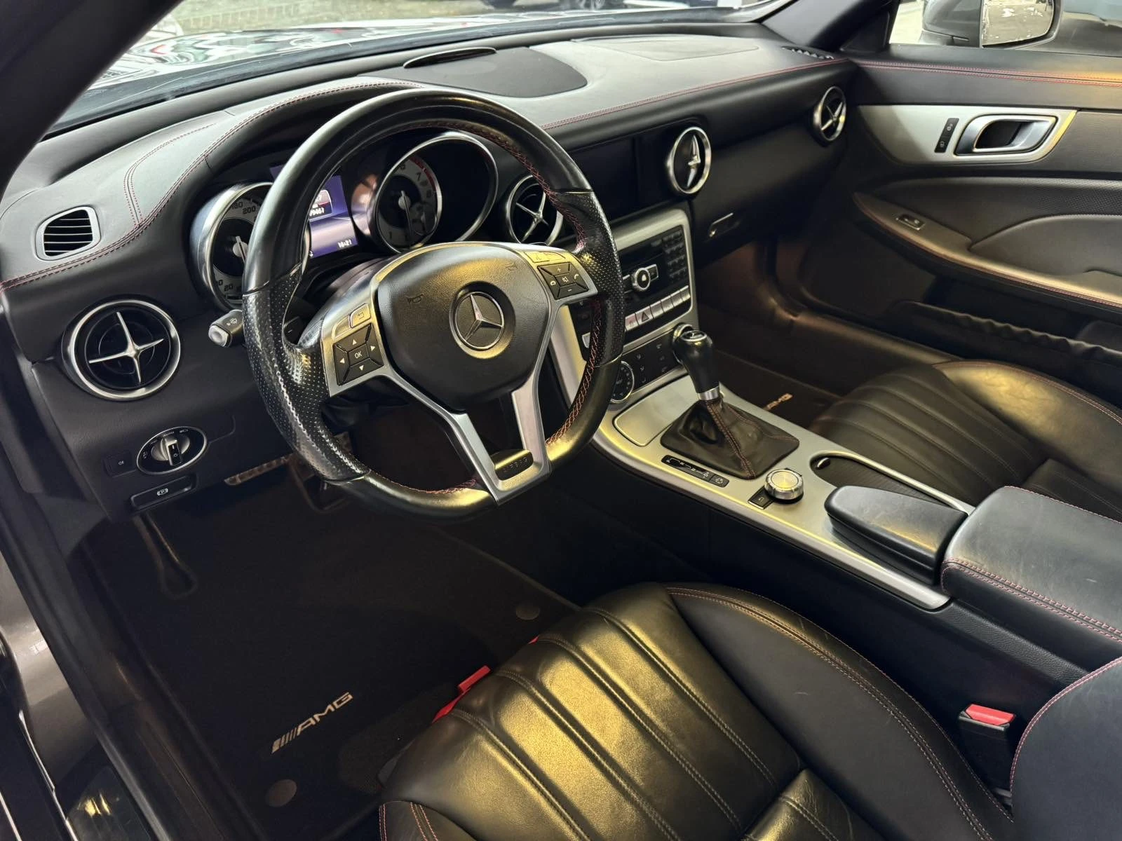 Mercedes-Benz SLK 204ps* AMG Line* 79хл.км* НАВИ* КОЖА, снимка 10 - Автомобили и джипове - 54914729