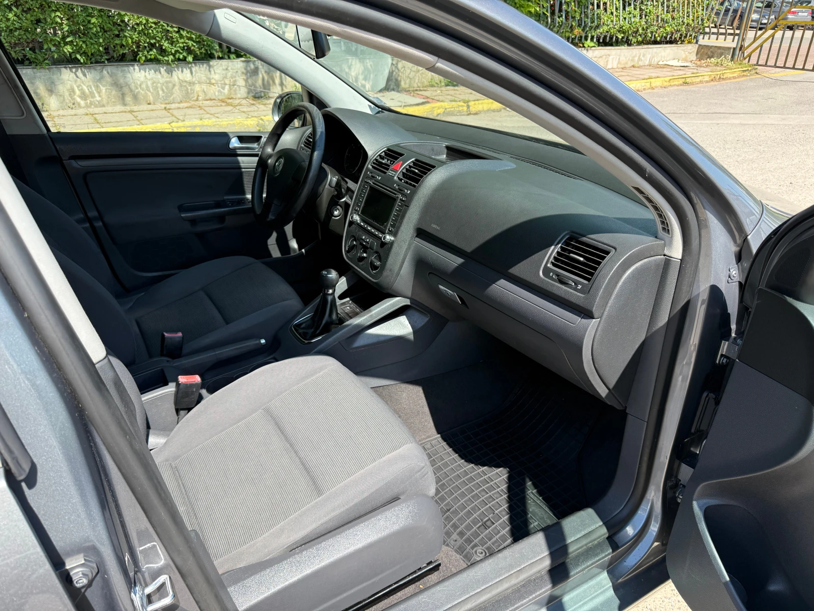 VW Golf 1.9 TDI Trendline , снимка 13 - Автомобили и джипове - 54946656