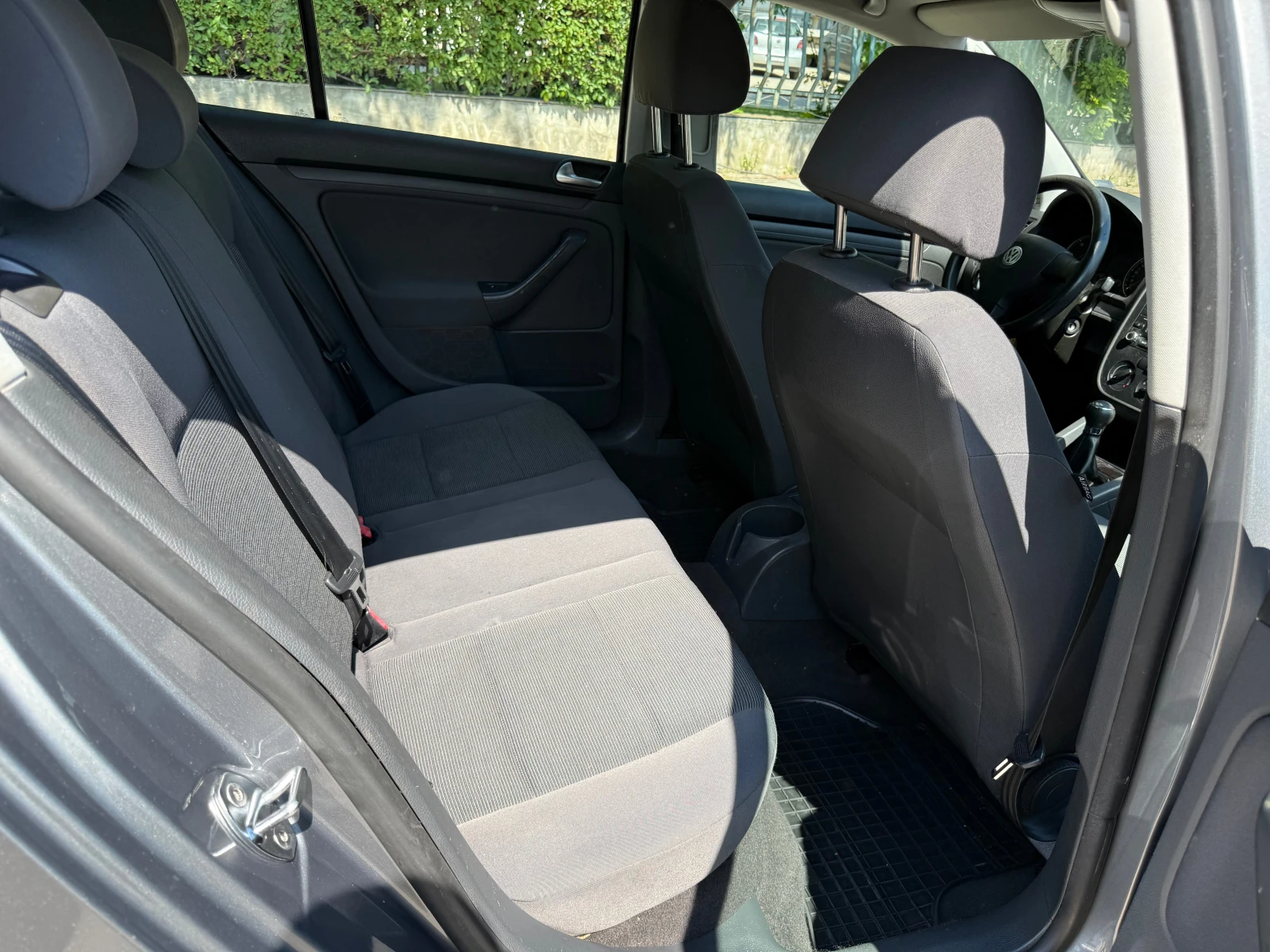 VW Golf 1.9 TDI Trendline , снимка 15 - Автомобили и джипове - 54946656