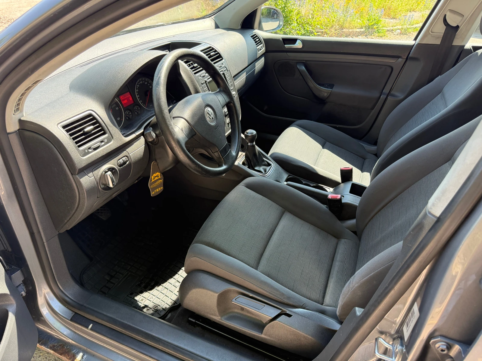 VW Golf 1.9 TDI Trendline , снимка 9 - Автомобили и джипове - 54946656