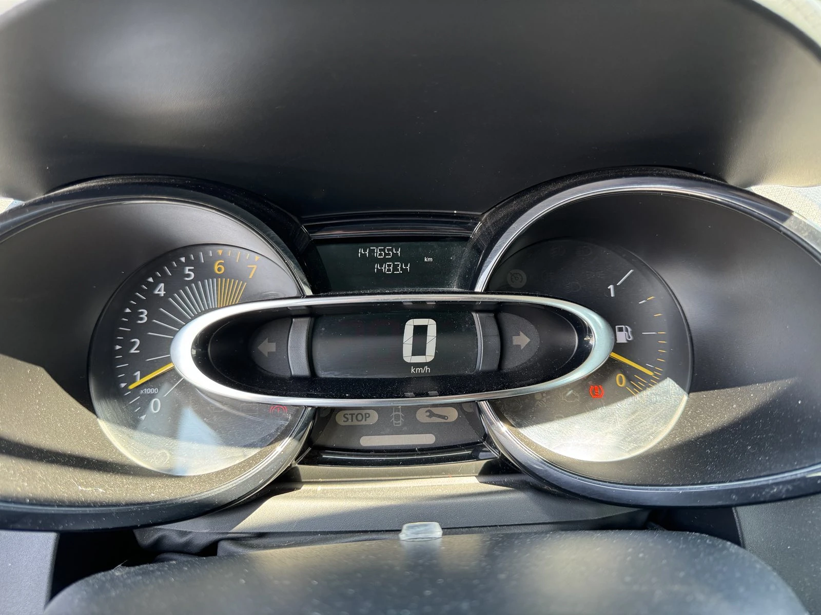 Renault Clio 1.2Sce, снимка 15 - Автомобили и джипове - 54998510
