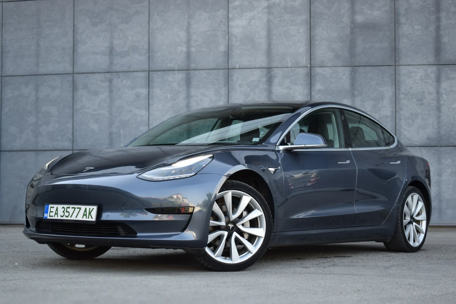 Tesla Model 3 SR + 60 kWh , снимка 2 - Автомобили и джипове - 55077228