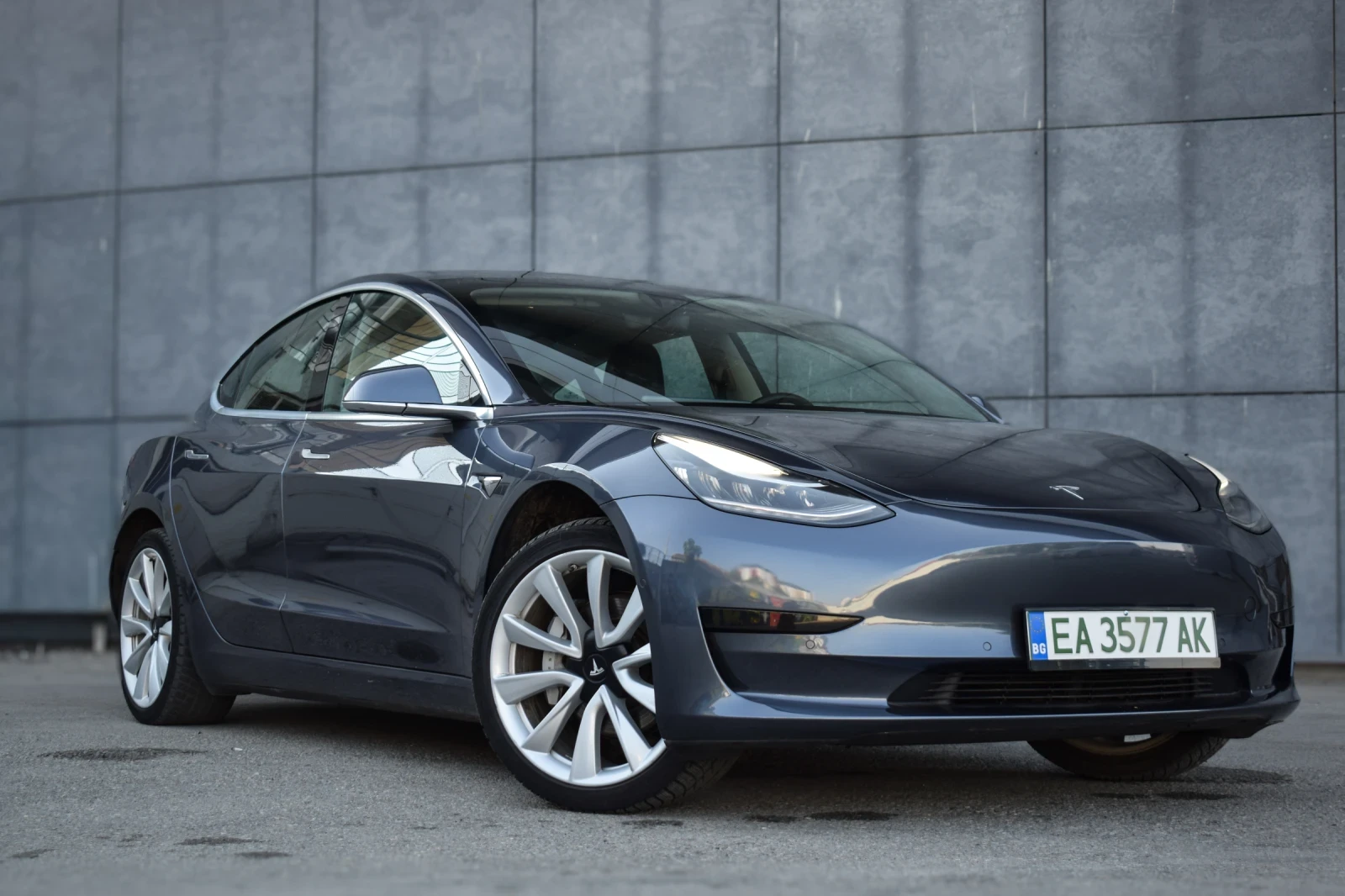 Tesla Model 3 SR + 60 kWh 