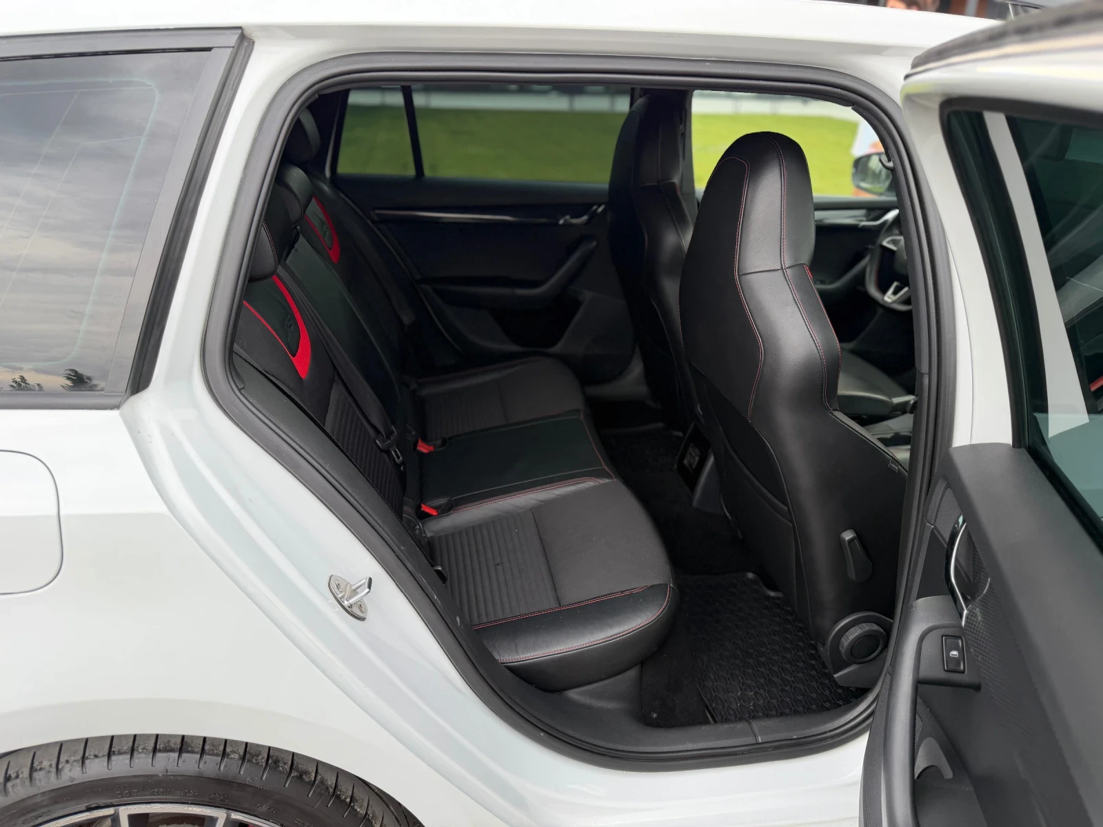 Skoda Octavia 2.0 VRS, снимка 11 - Автомобили и джипове - 55305910