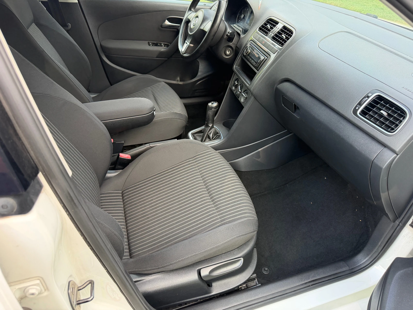 VW Polo 1.4i ITALIA , снимка 9 - Автомобили и джипове - 55453658