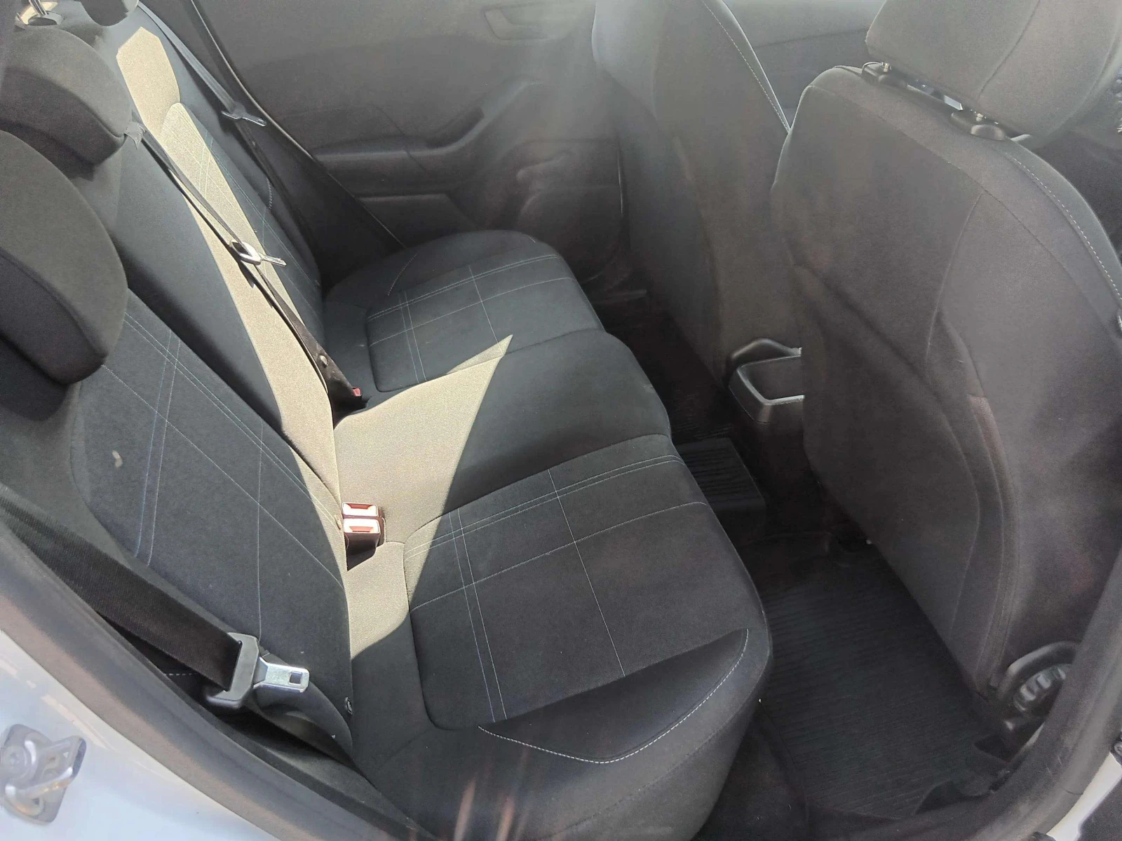 Ford Fiesta 1.1 Duratec, снимка 12 - Автомобили и джипове - 55892447