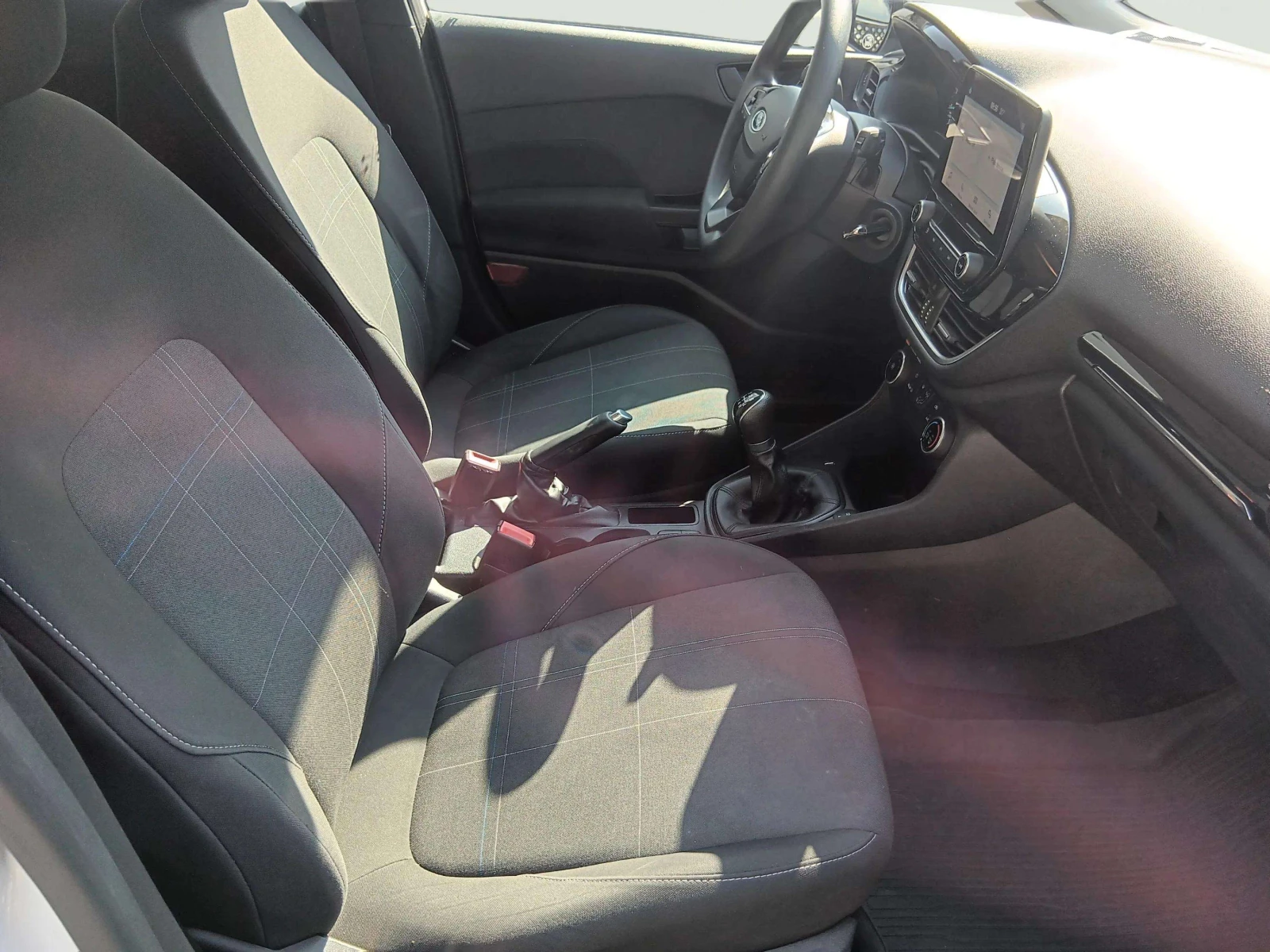 Ford Fiesta 1.1 Duratec, снимка 13 - Автомобили и джипове - 55892447