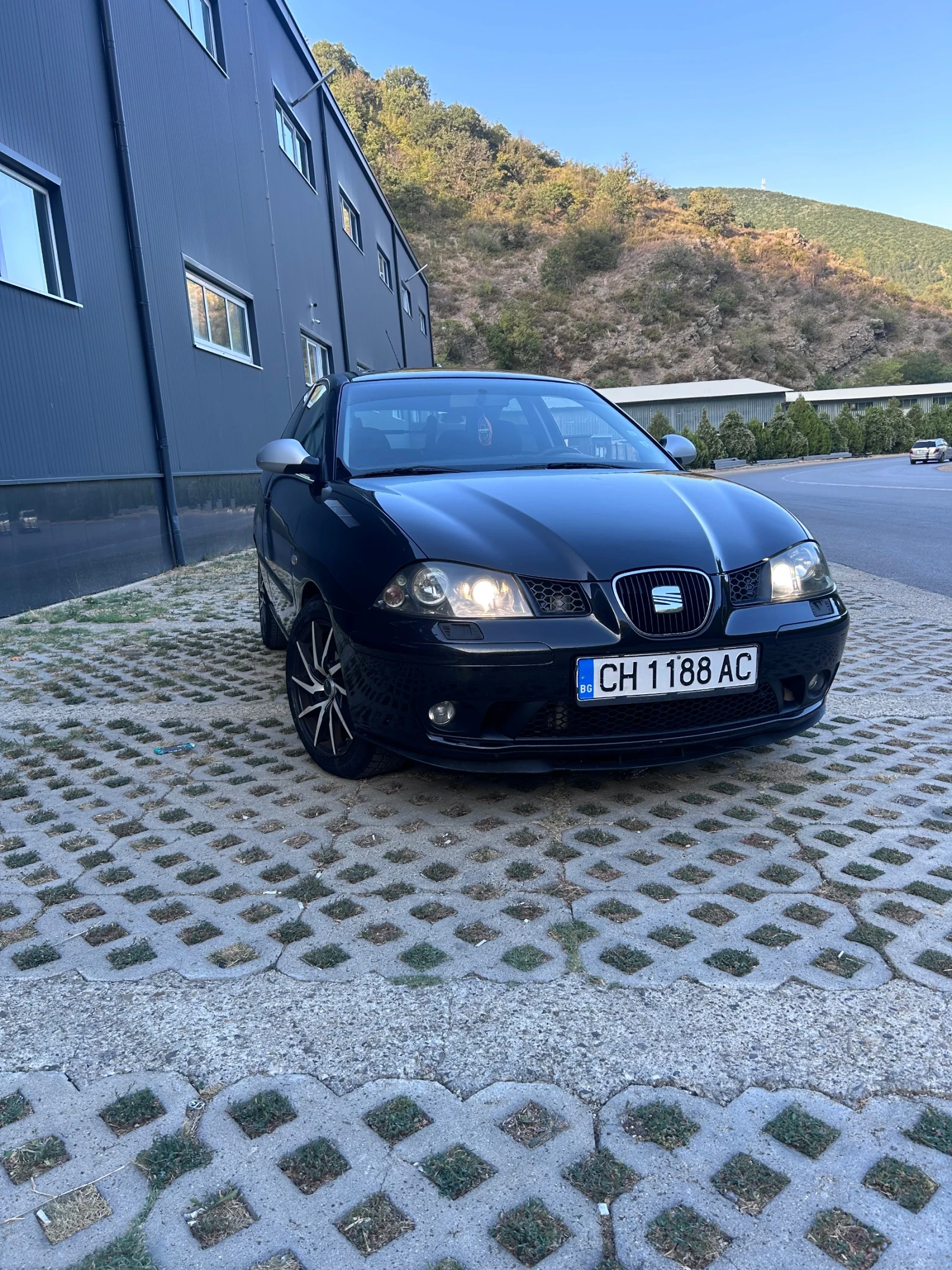 Seat Ibiza, снимка 9 - Автомобили и джипове - 55978095