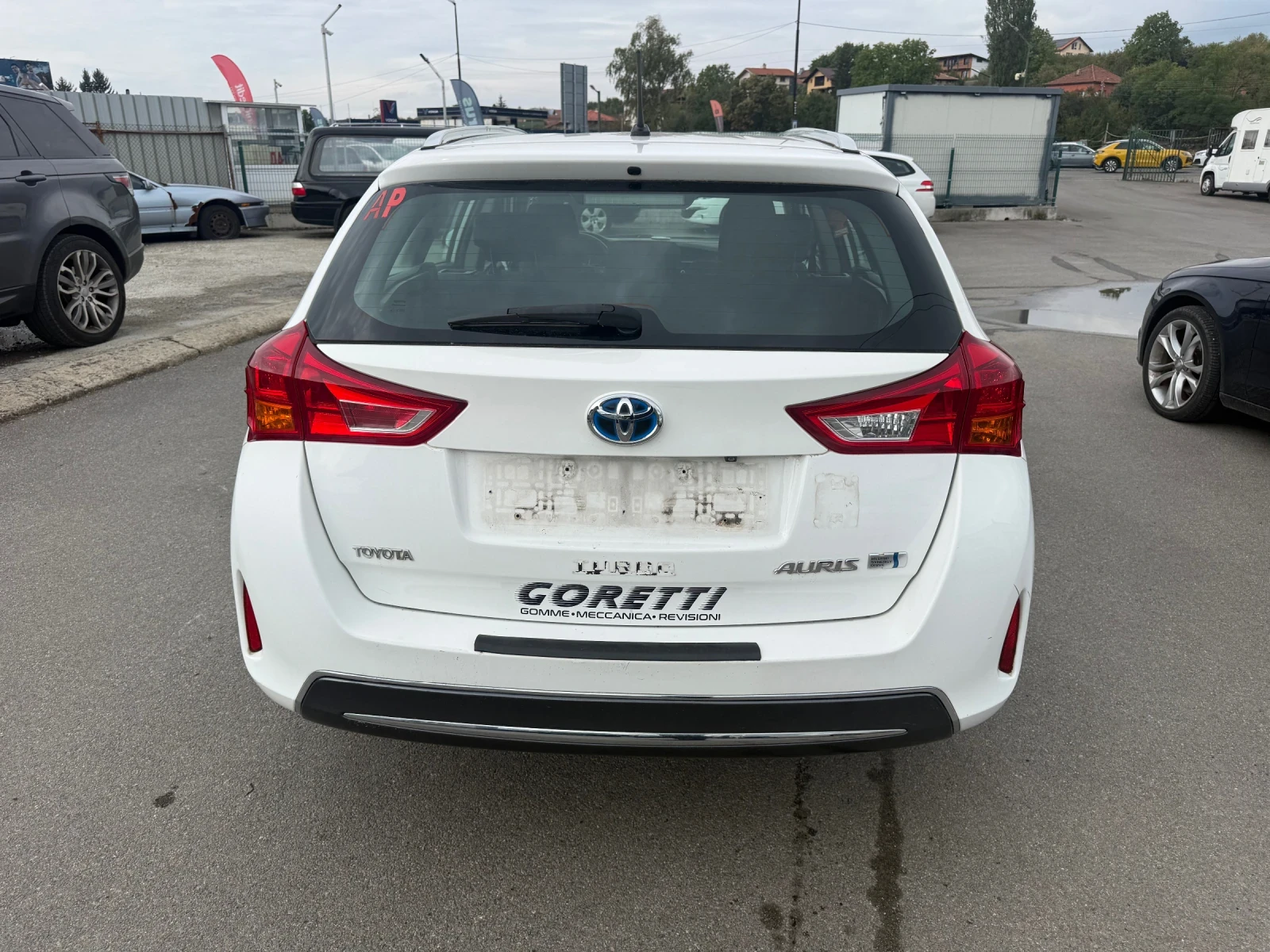 Toyota Auris HYBRID, снимка 5 - Автомобили и джипове - 56233660