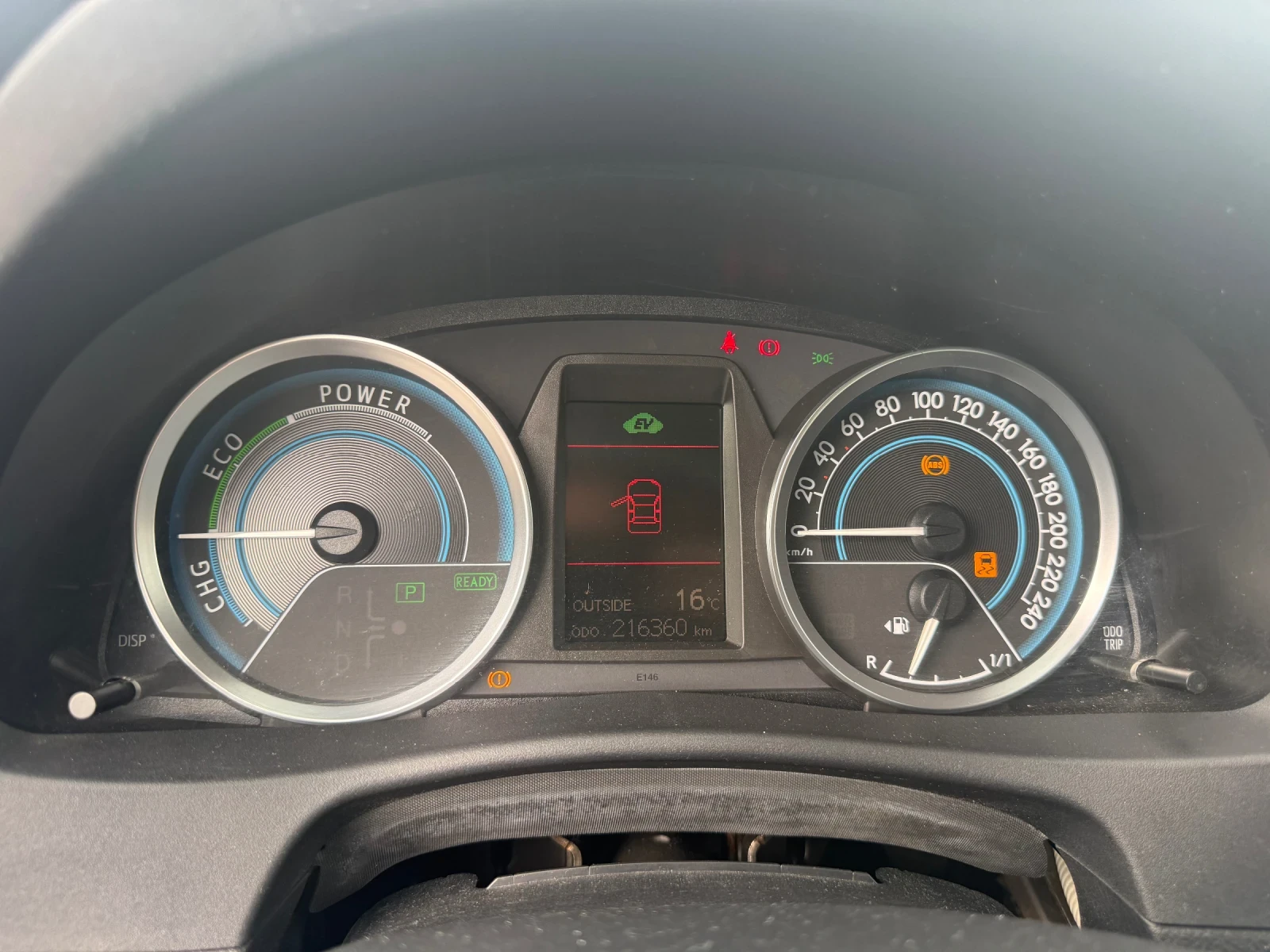 Toyota Auris HYBRID, снимка 10 - Автомобили и джипове - 56233660